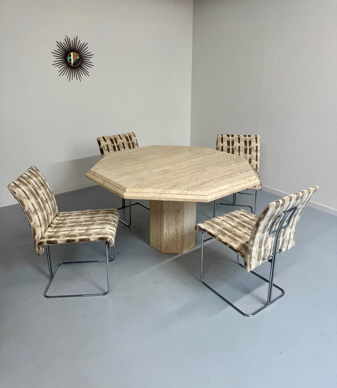 Table de repas en travertin épais design italien des années 70 vintage