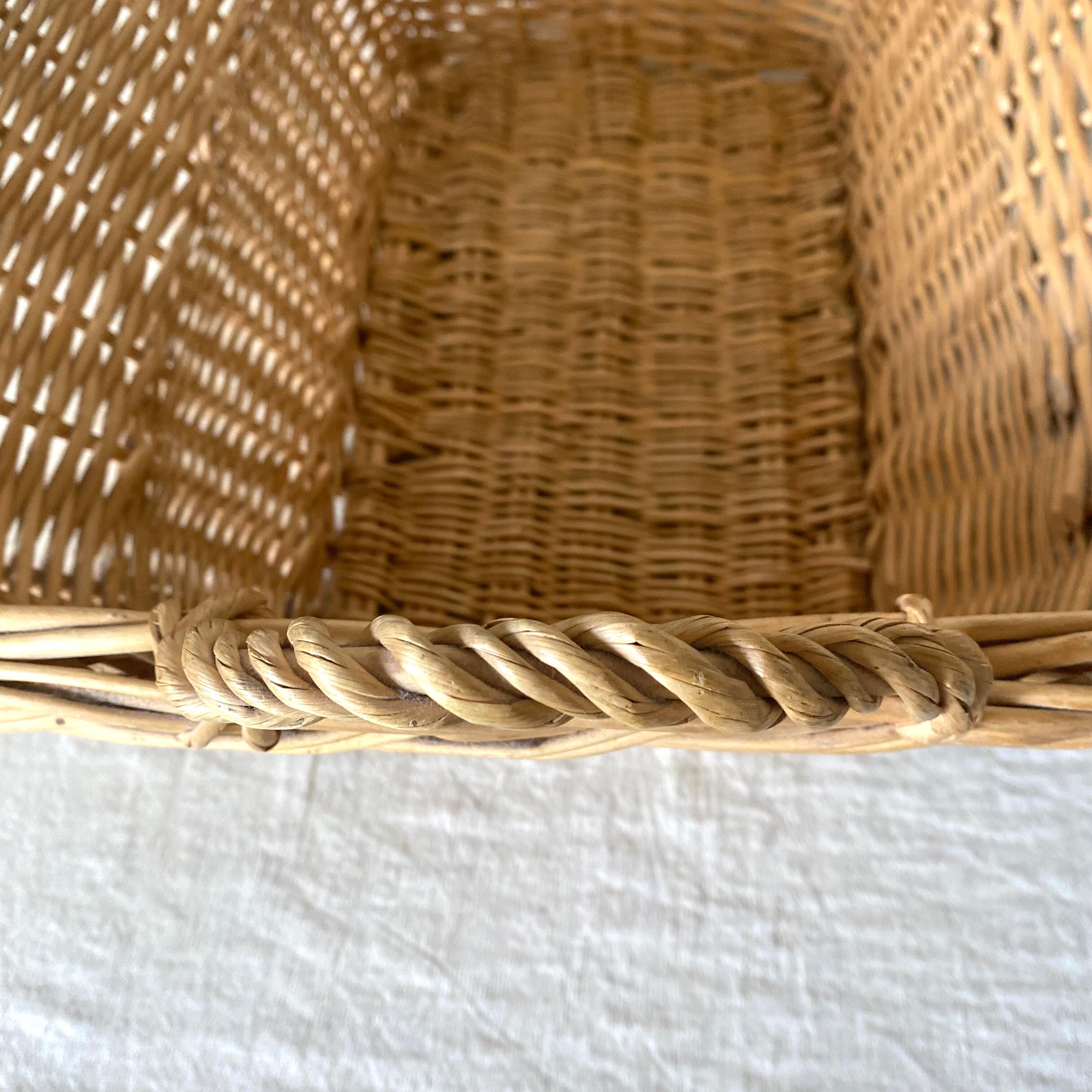 Wicker laundry rack
