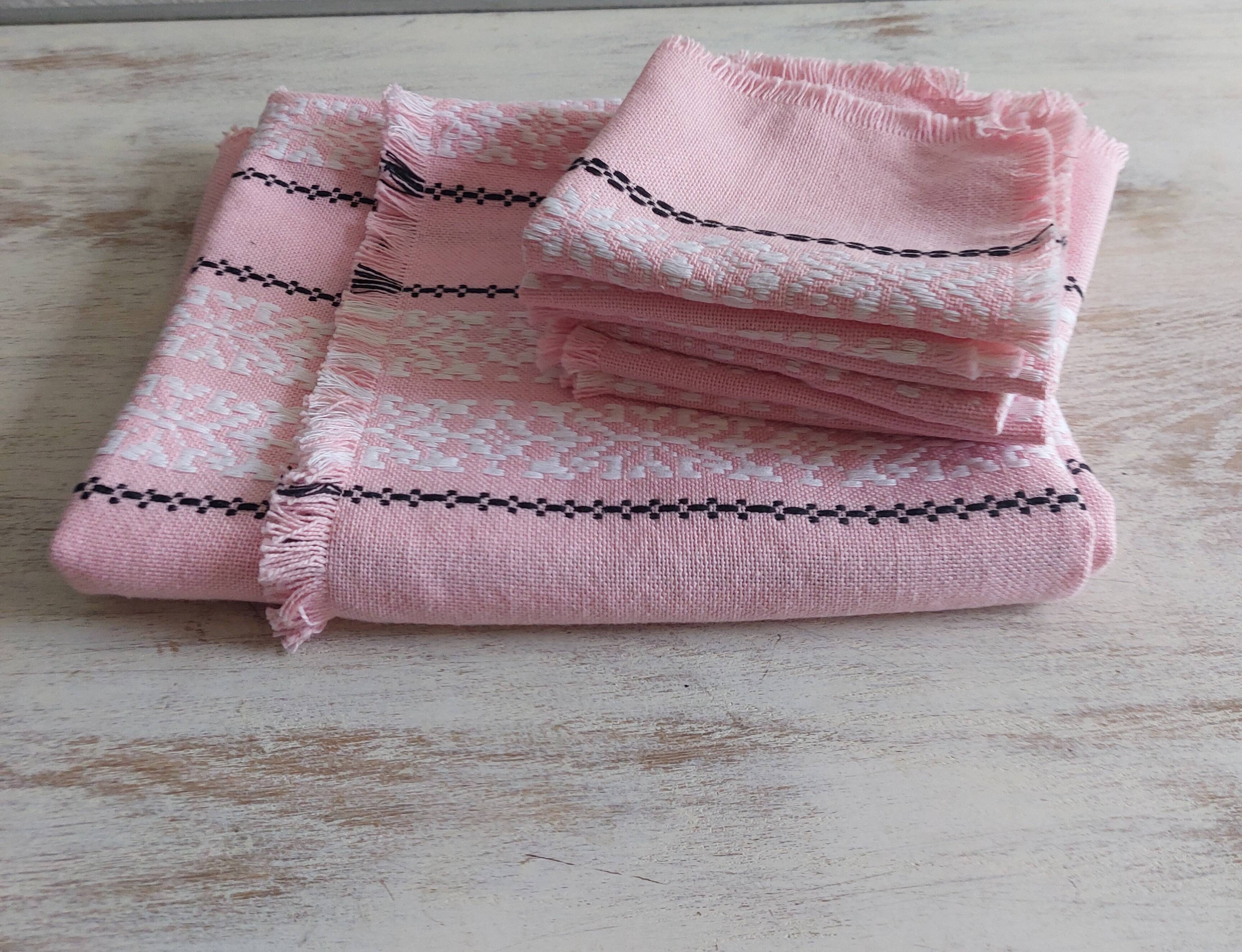 Tablecloth and six napkins