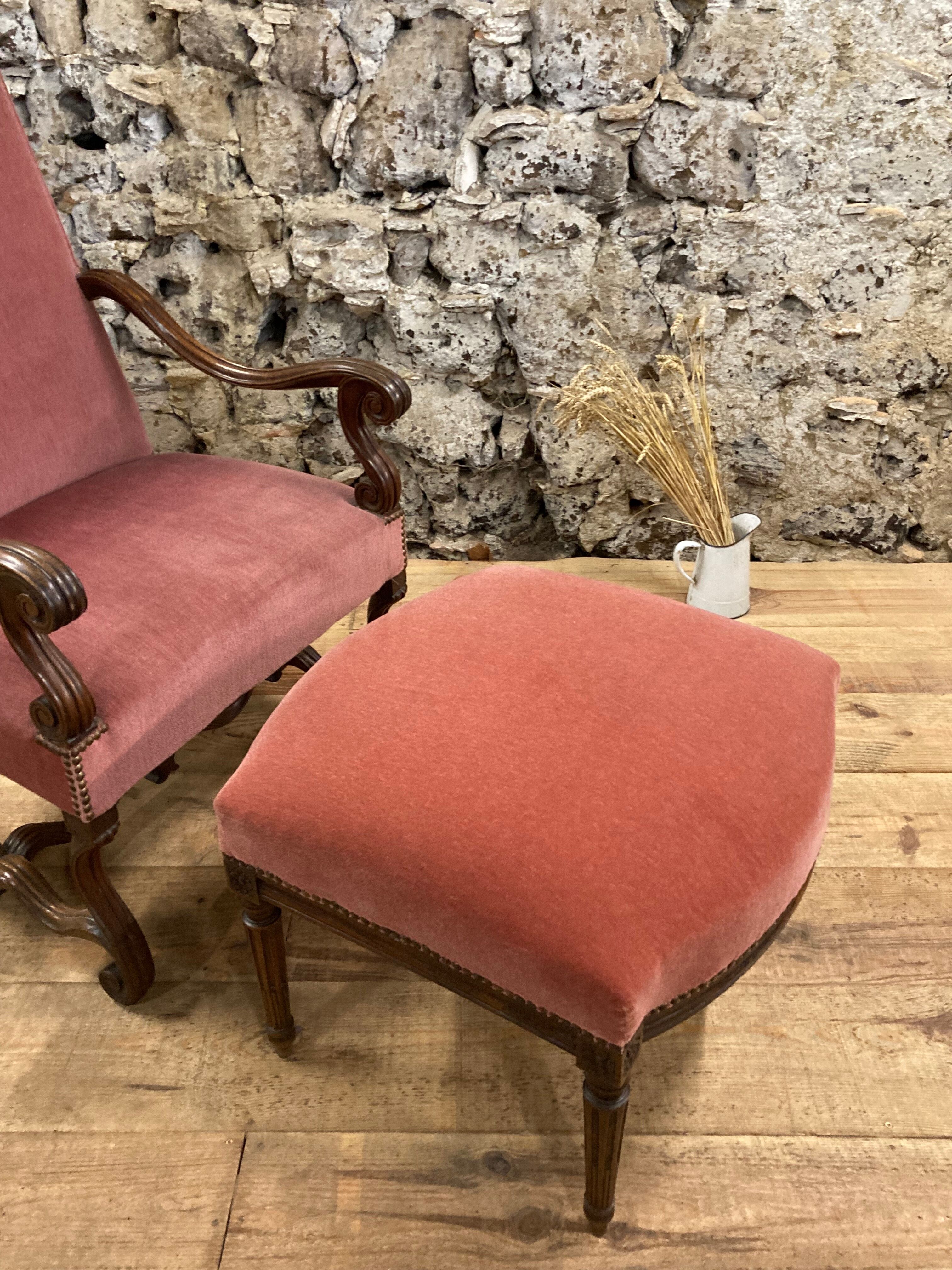 Armchair Voltaire or shepherdess and foot rest in pink velvet Louis XVI