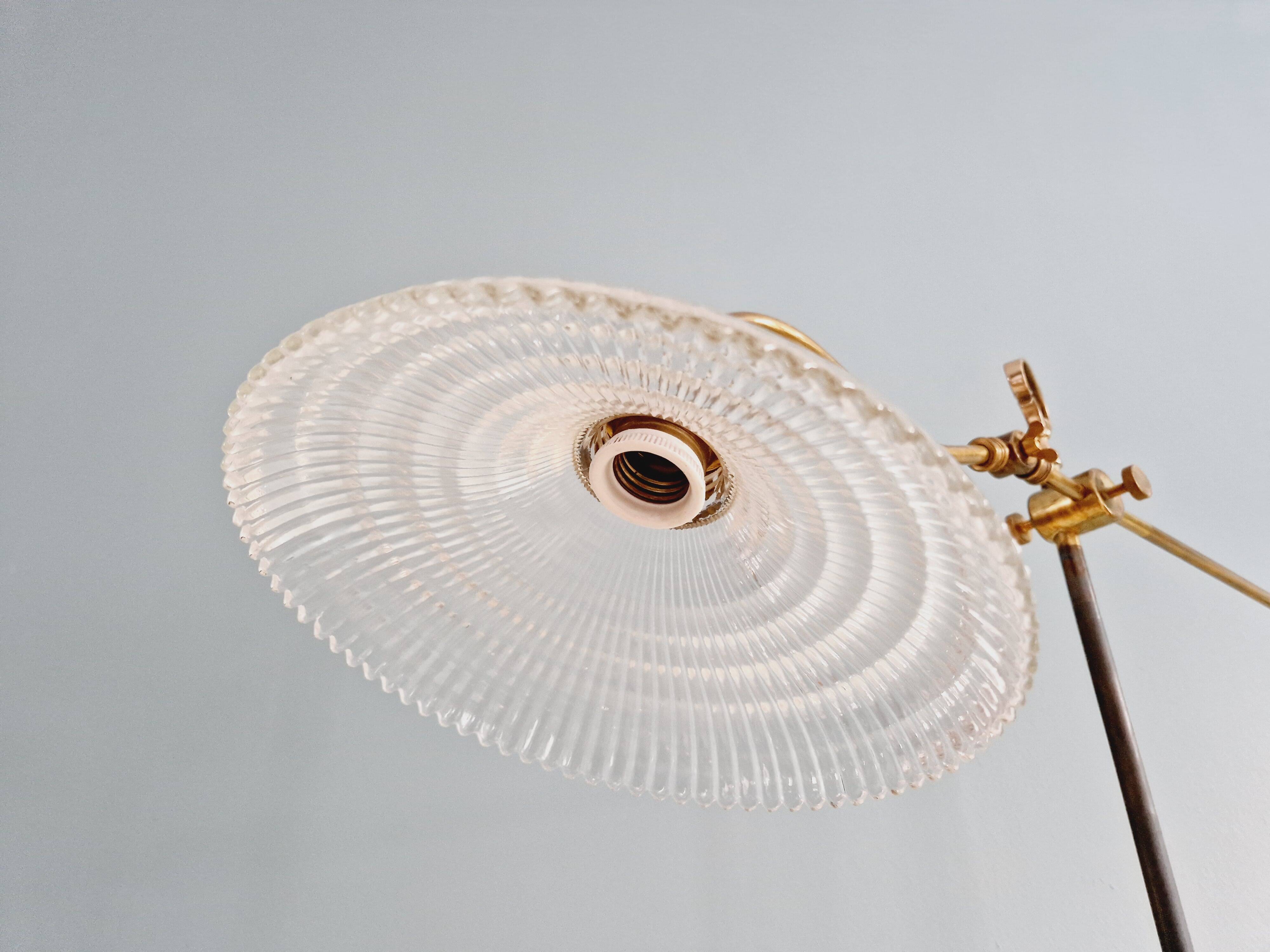Brass and grooved glass floor lamp in Art Deco style
