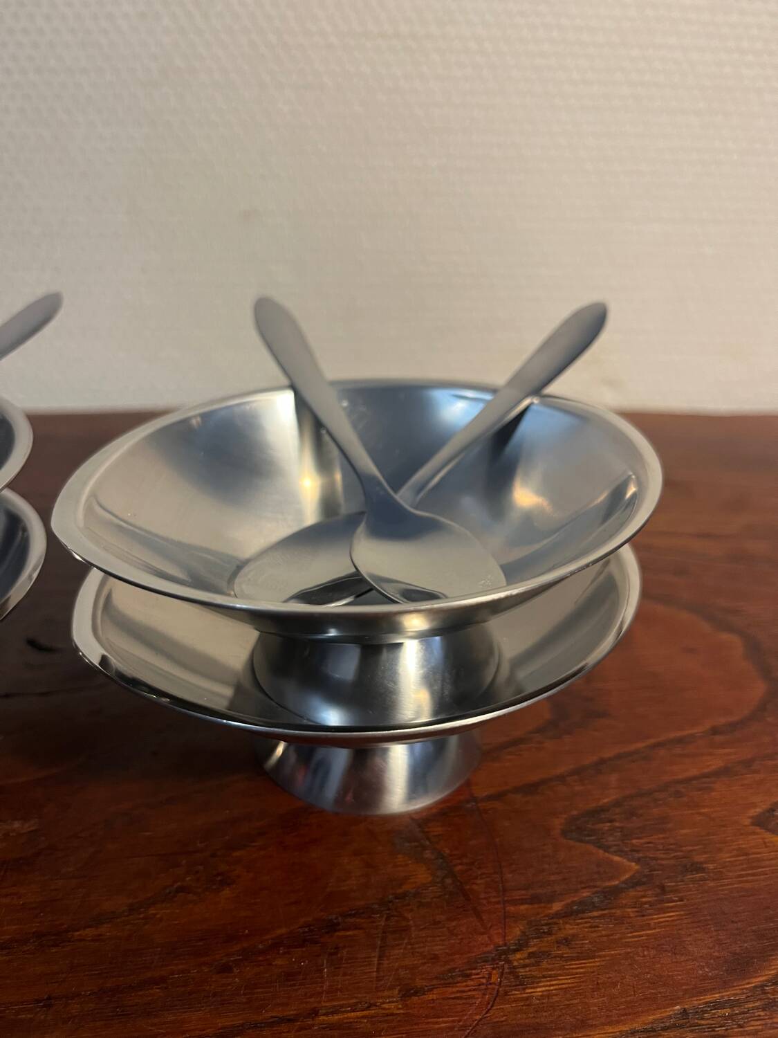 Ice cream sorbet bowl design by Guy Degrenne with spoons