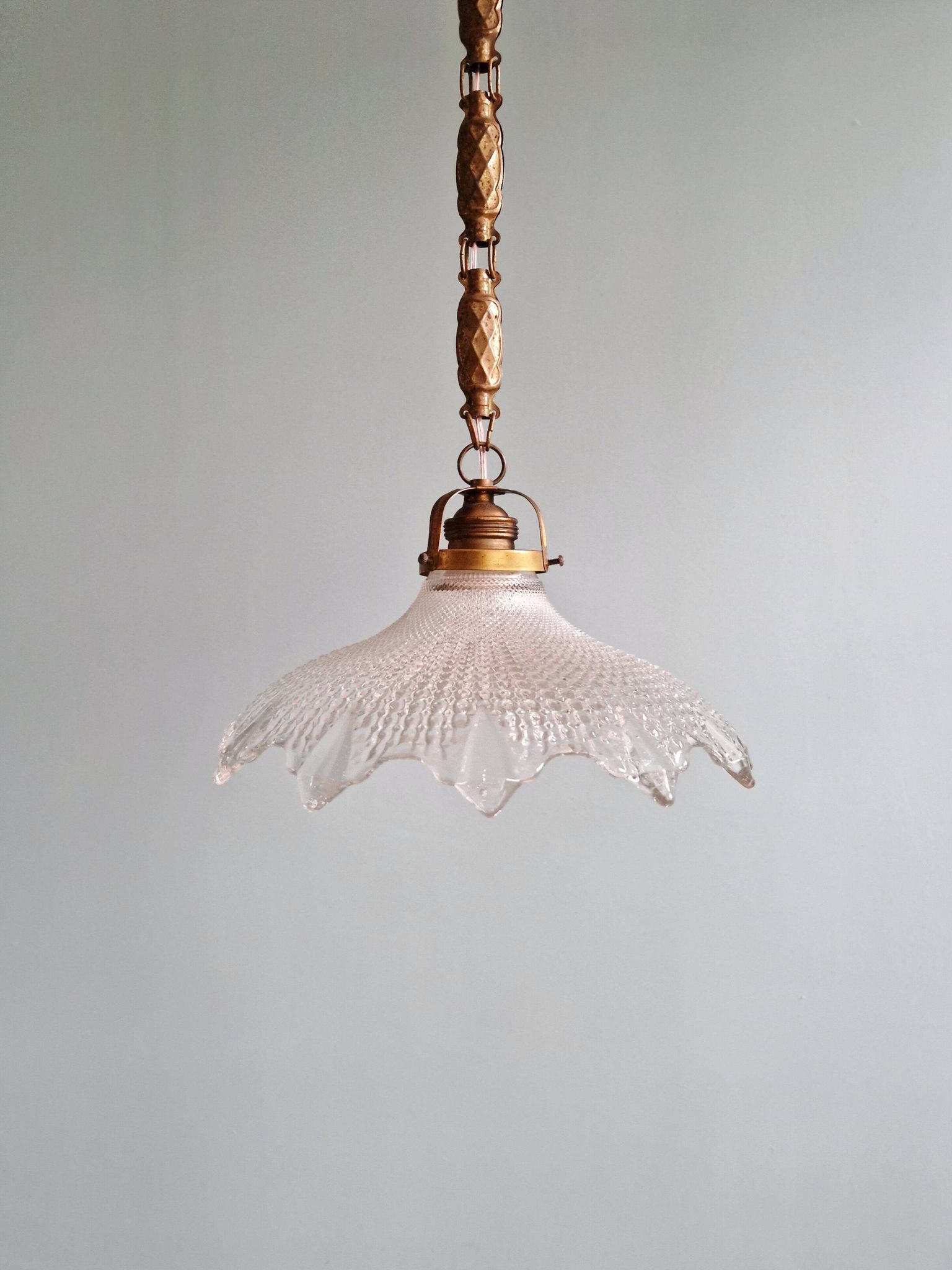 Art Deco pendant light in fluted transparent glass, 1920s-30s.