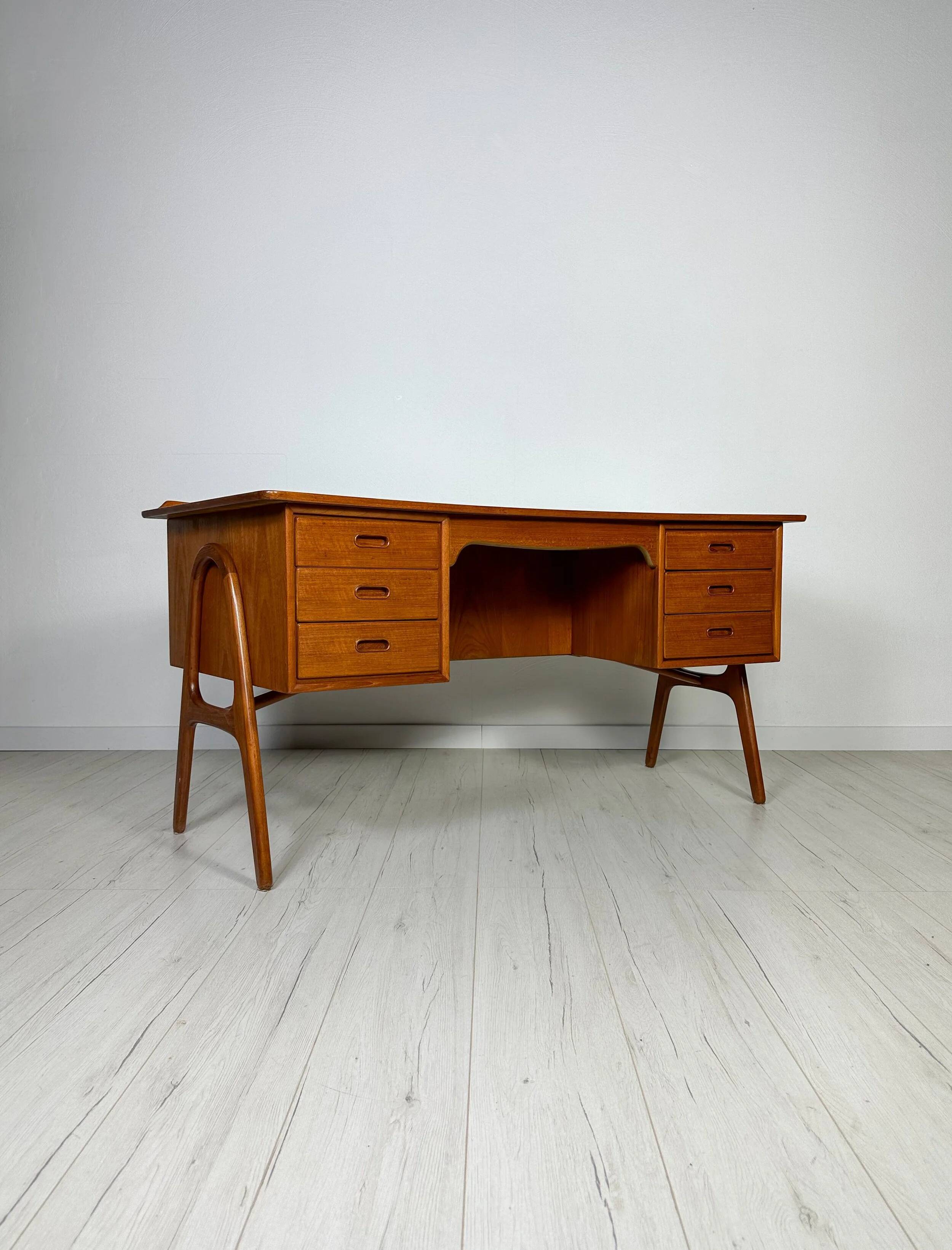 1960s Vintage Curved Teak Writing Desk by Svend Aage Madsen