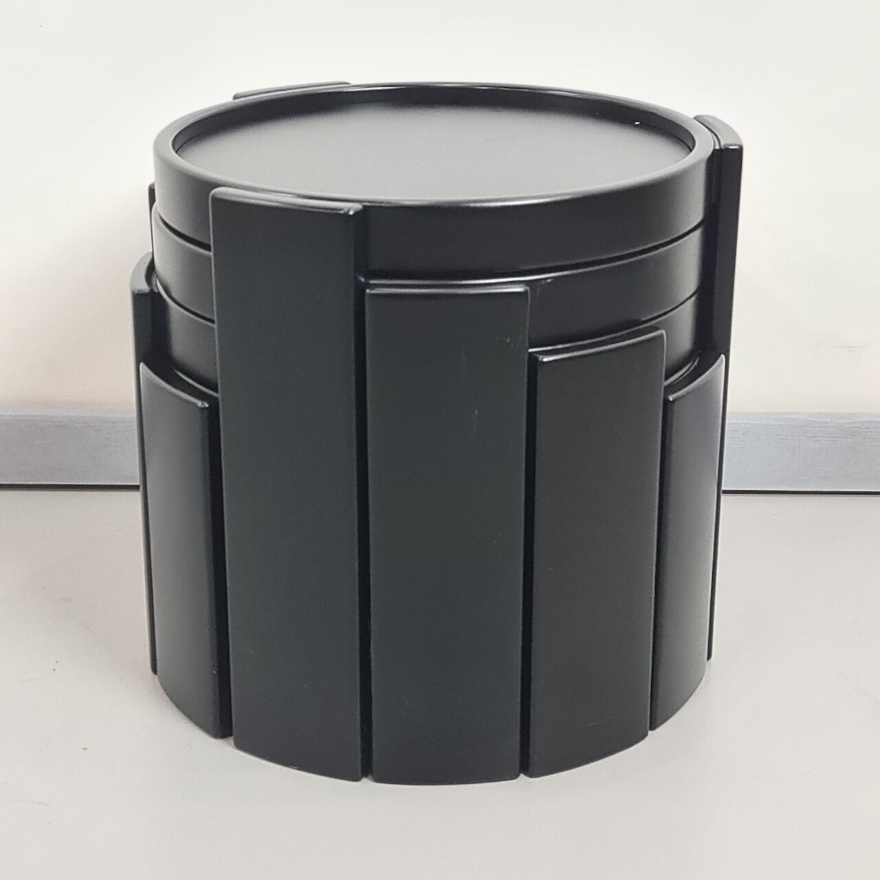 Tables gigognes noires par Gianfranco Frattini pour Cassina