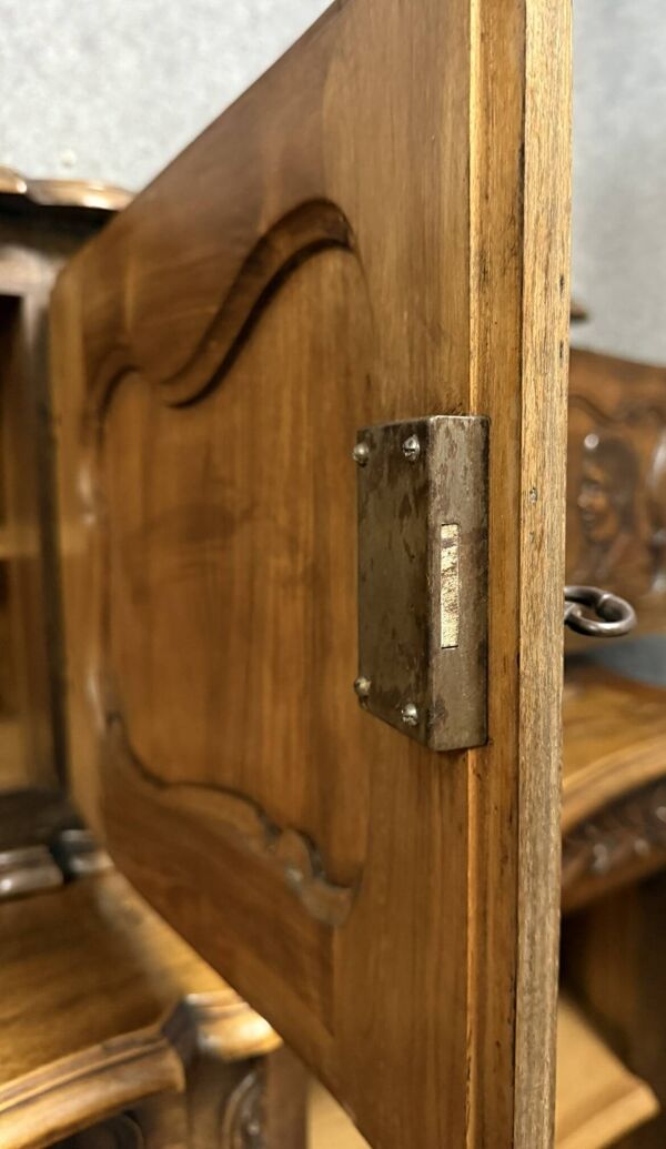 Monumental Buffet enfilade provençale a glissants style Louis XV