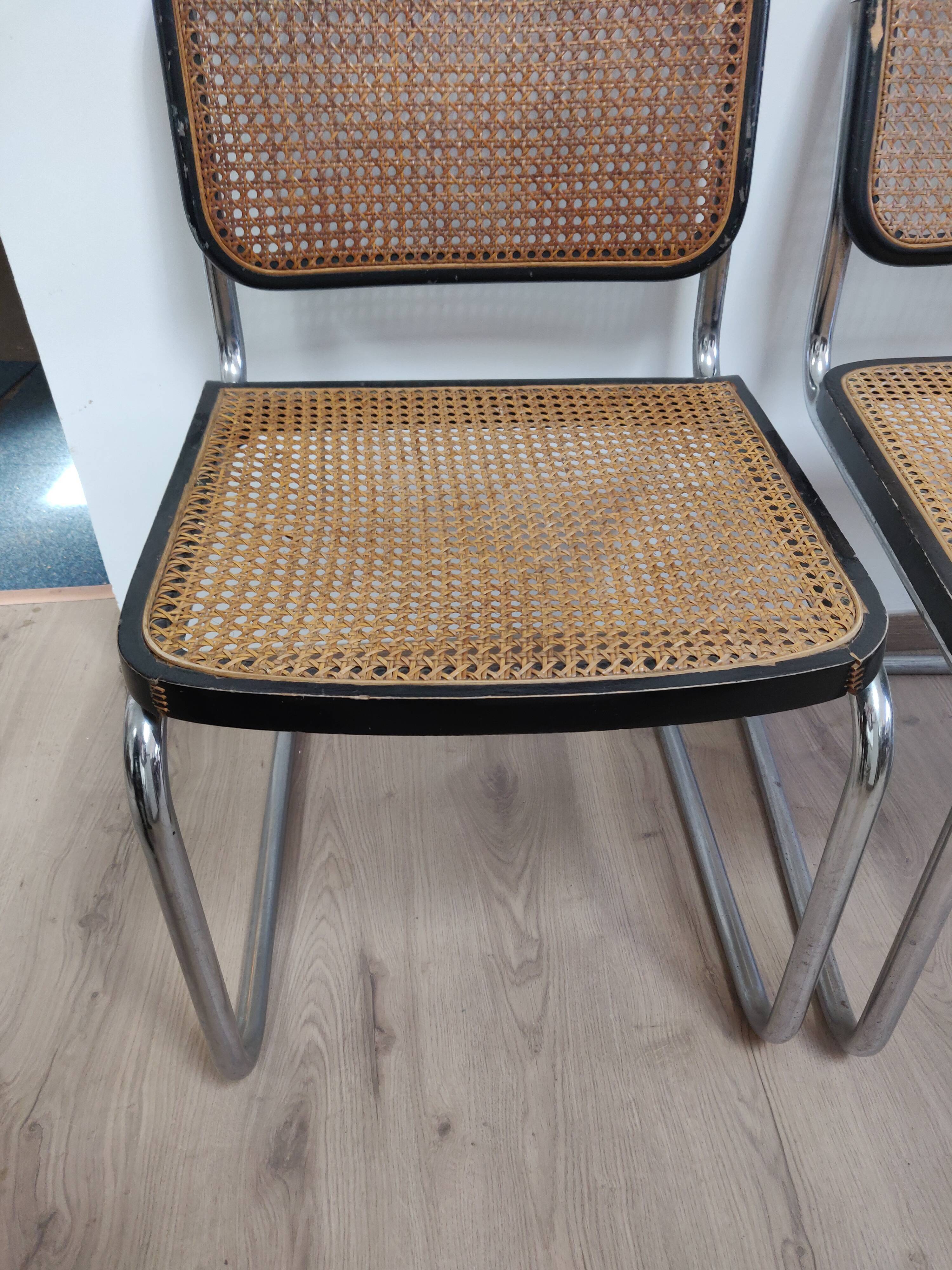 Trio de chaises par marcel breuer modele b 32