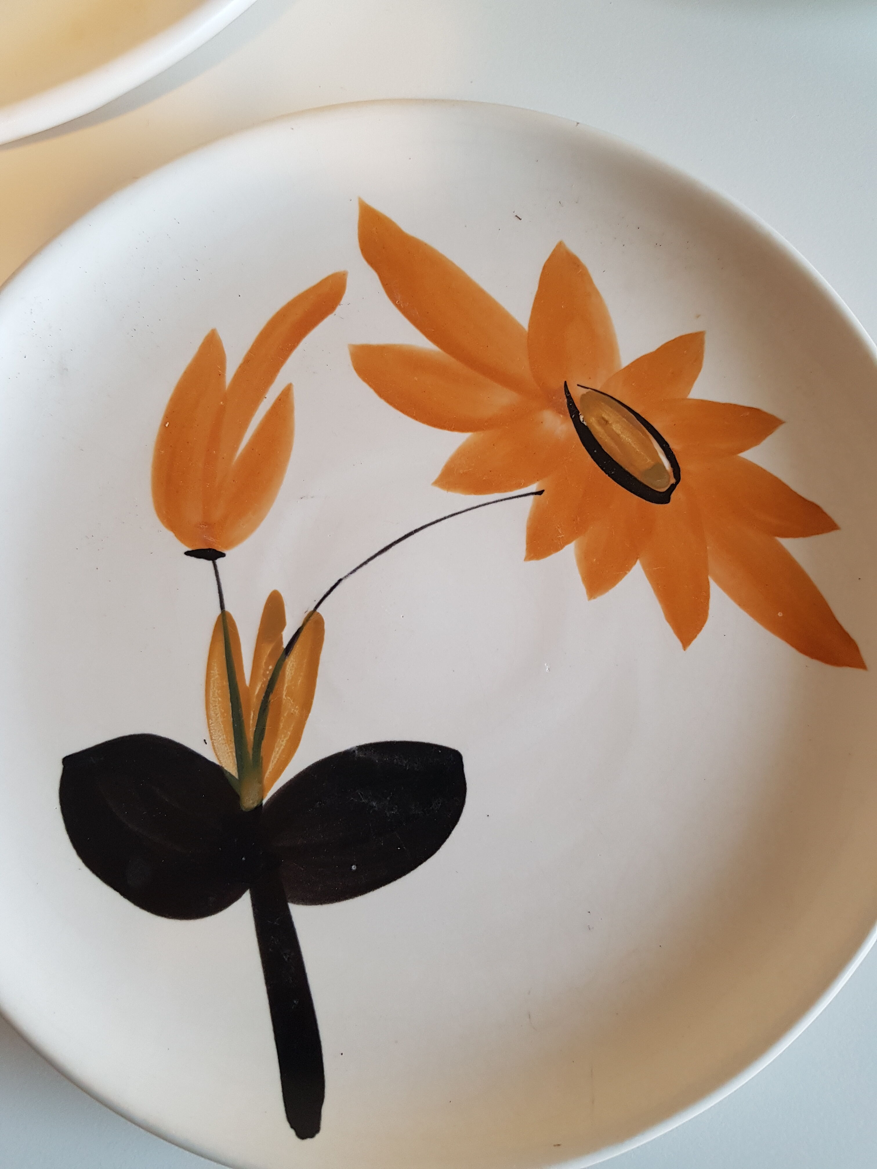 Set of 3 marais pottery plates