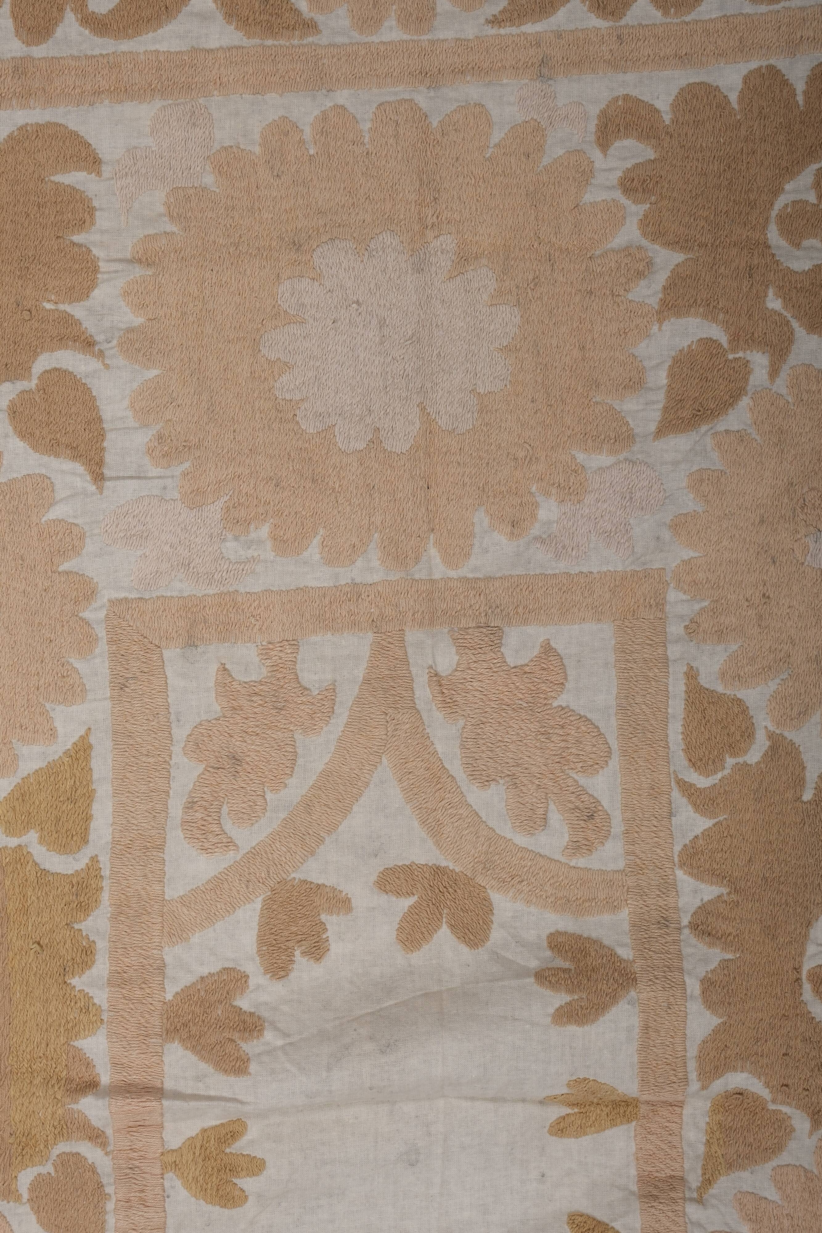 Hand knotted rug, vintage turkish rug 103x132 cm