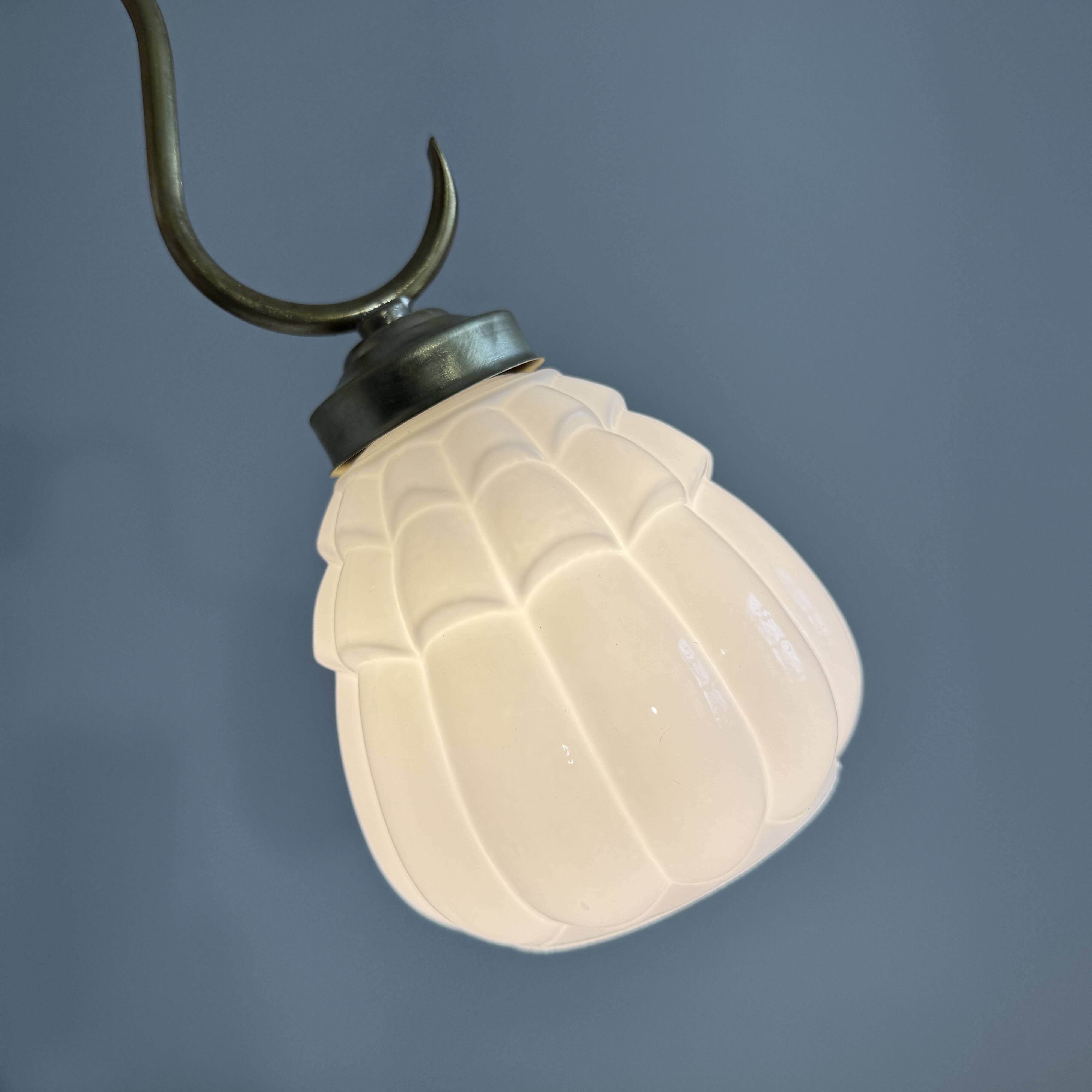 Ancienne applique en opaline vintage