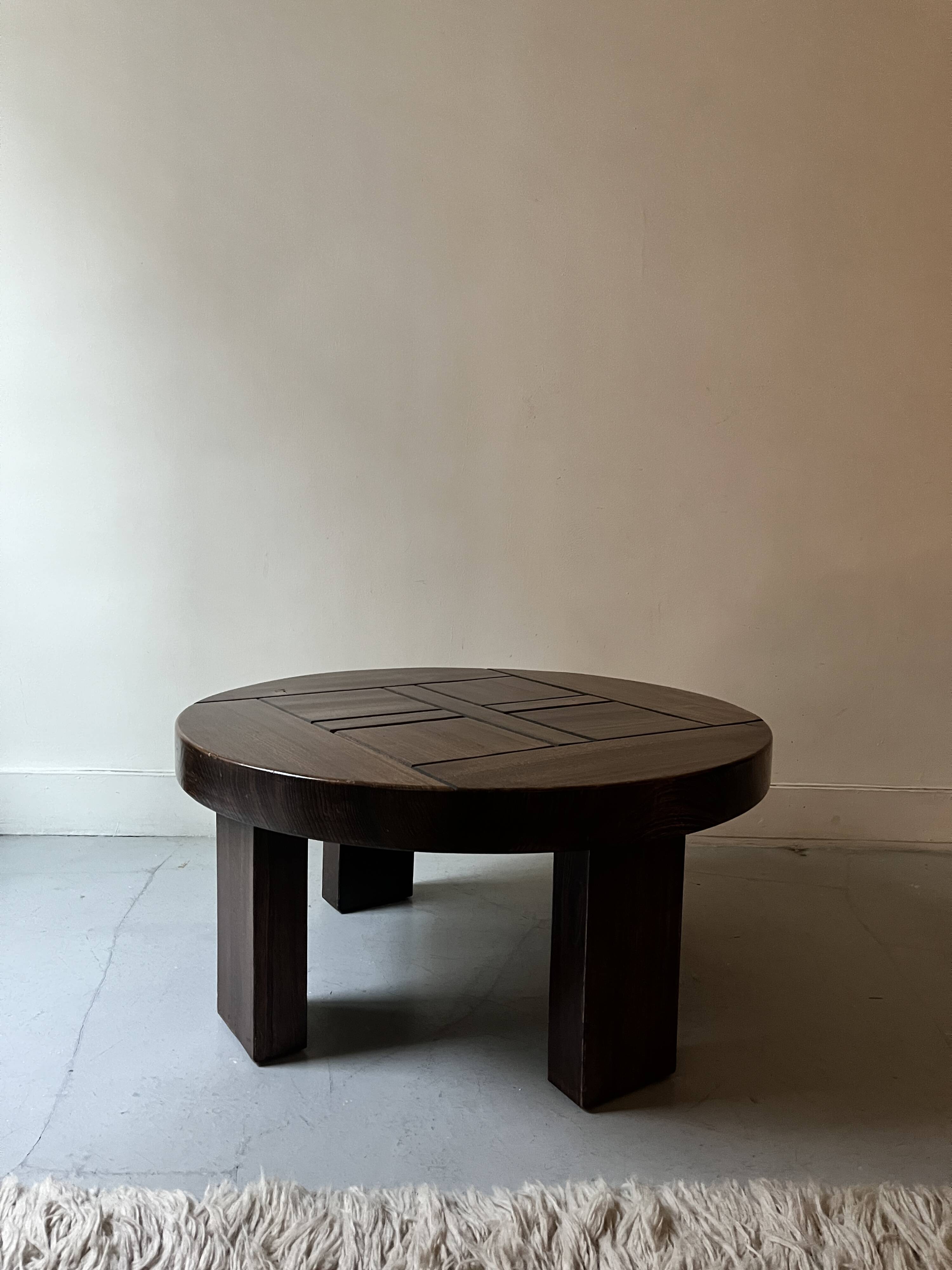 round coffee table in solid elm wood, Maison Regain 1980