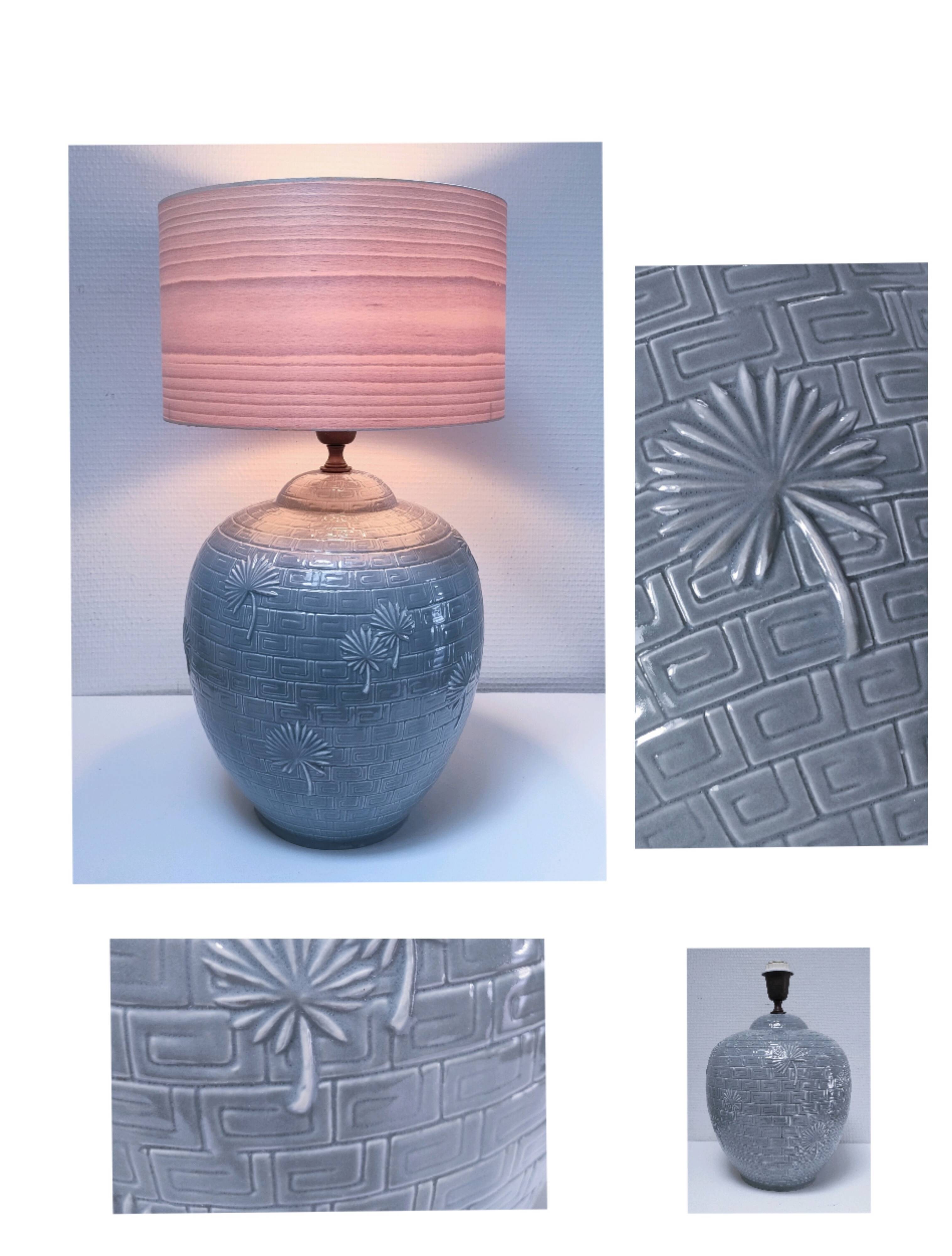 ceramic lamp in the shape of an XL pot, palm leaf decor, 80s