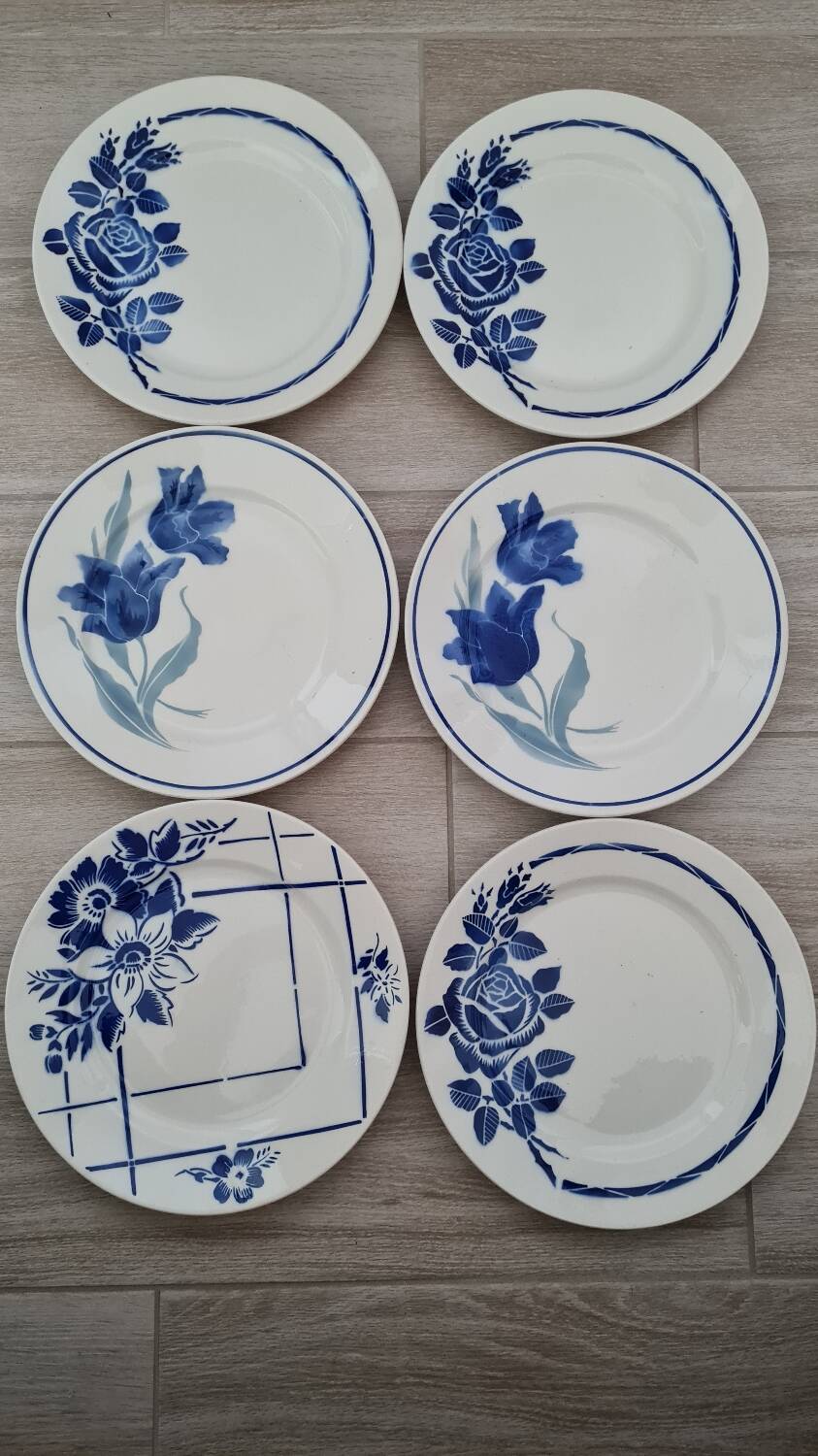 6 Blue plates