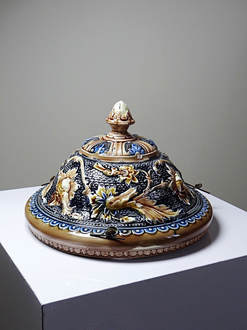Antique hanging planter from the early 19th-20th century in Art Nouveau majolica.