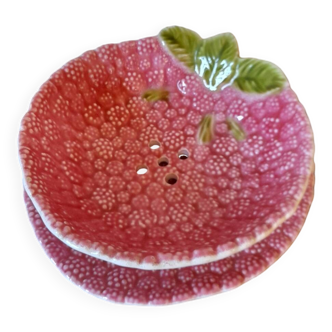 Egouttoir et grand plat barbotine motif framboise