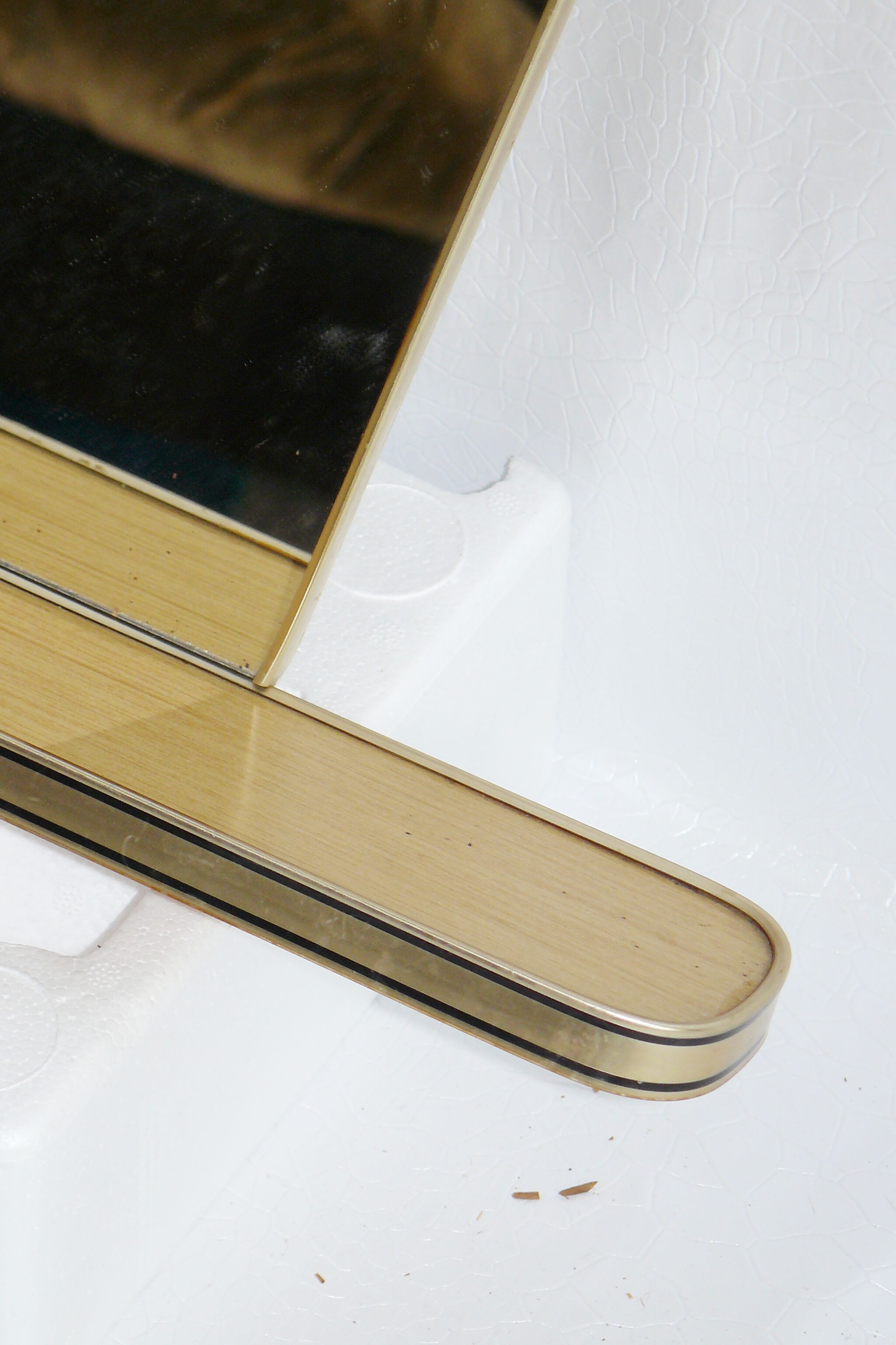 Mirror asymmetric color brass with 30x32cm Tablet