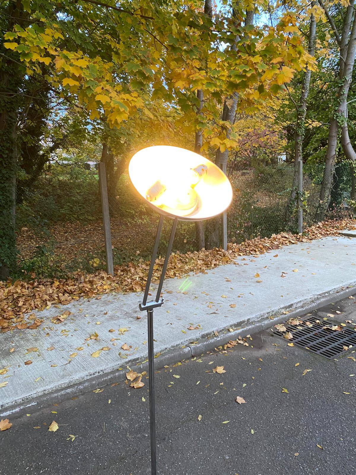 Lampadaire vintage articulé Seylumiere en acier chromé