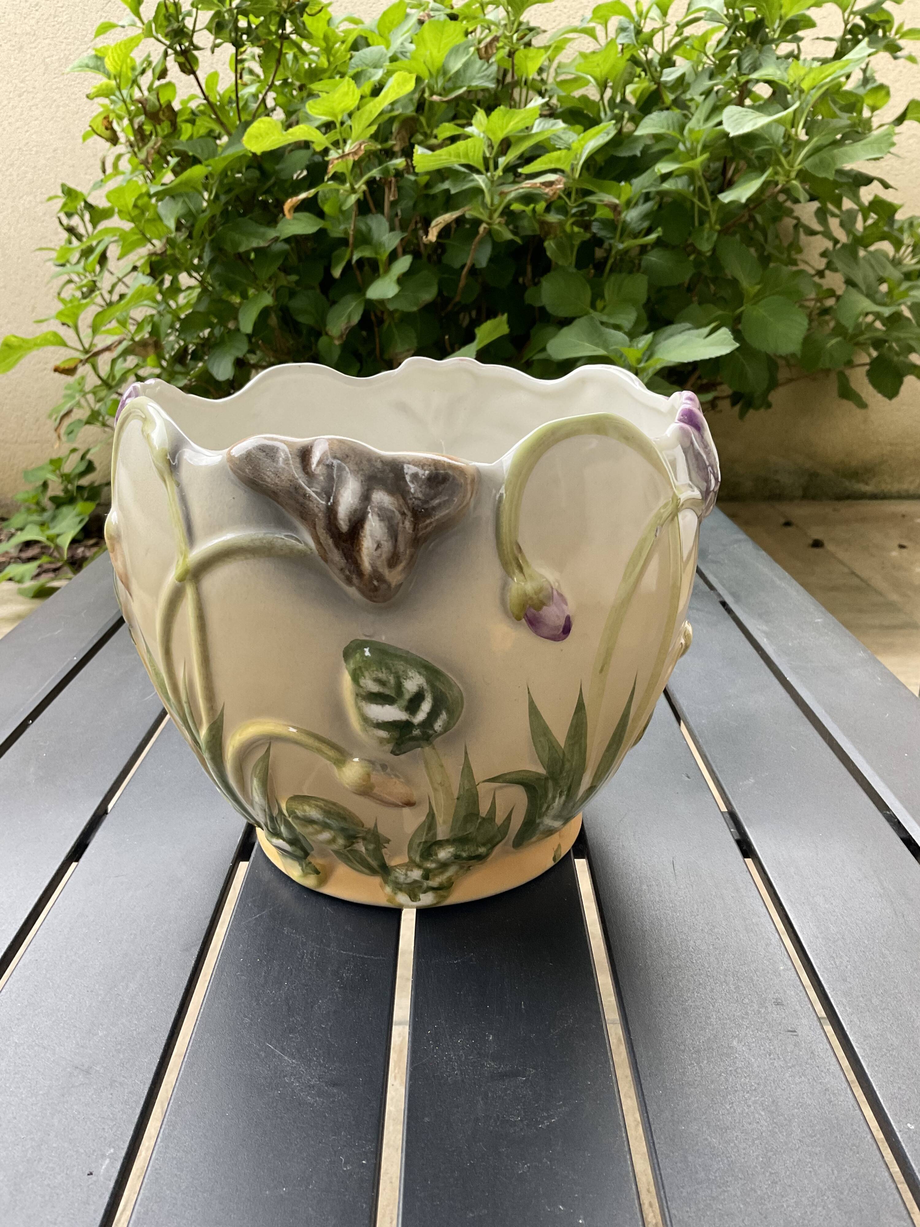 Pot cover Earthenware .decorations flowers