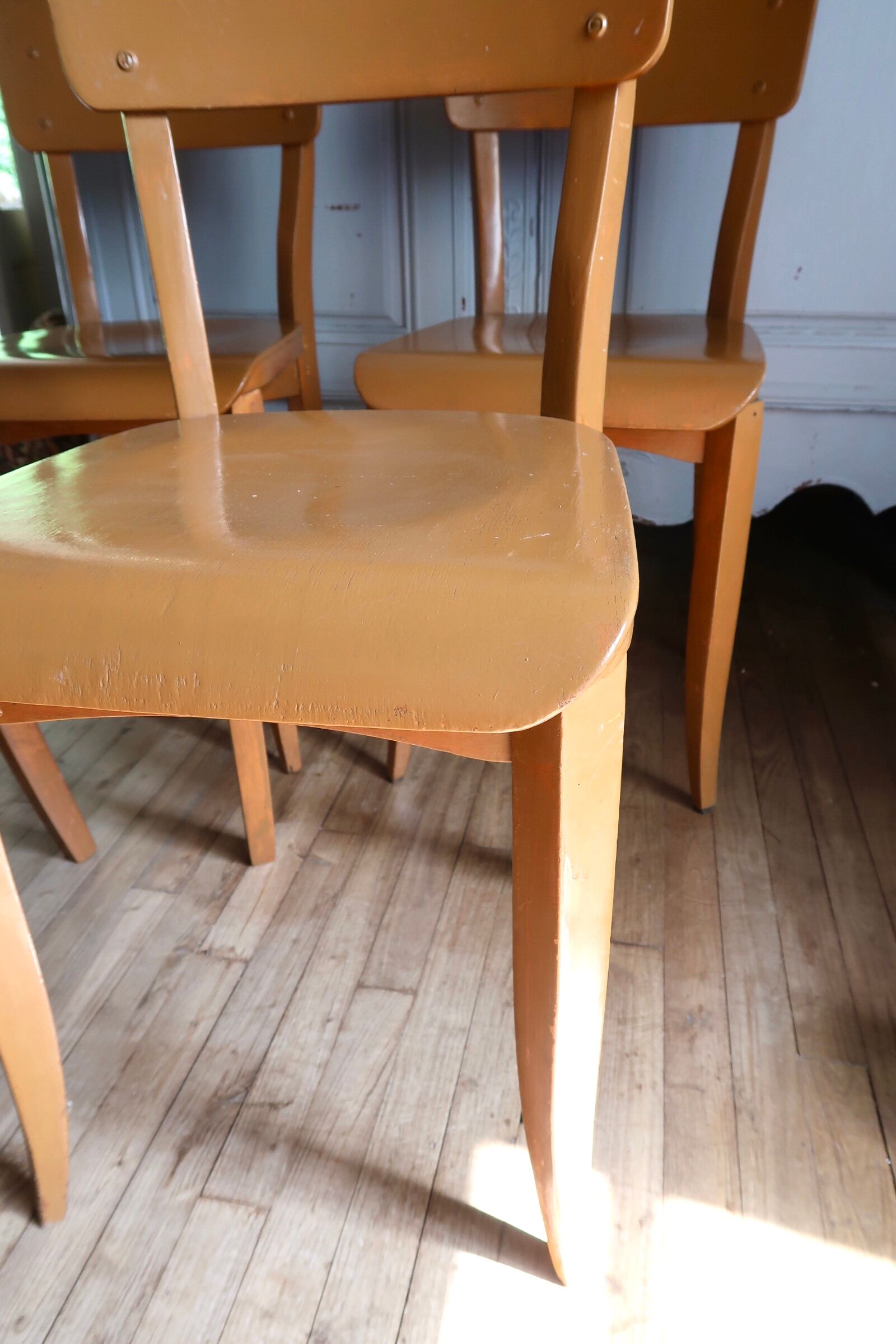 Lot de 4 chaises bistrot en bois peint