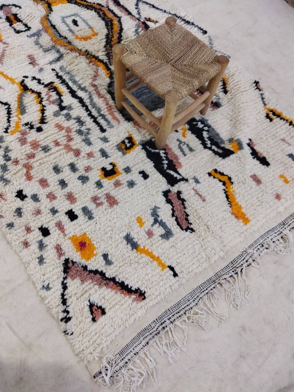 Handmade moroccan berber rug 252 x 138 cm