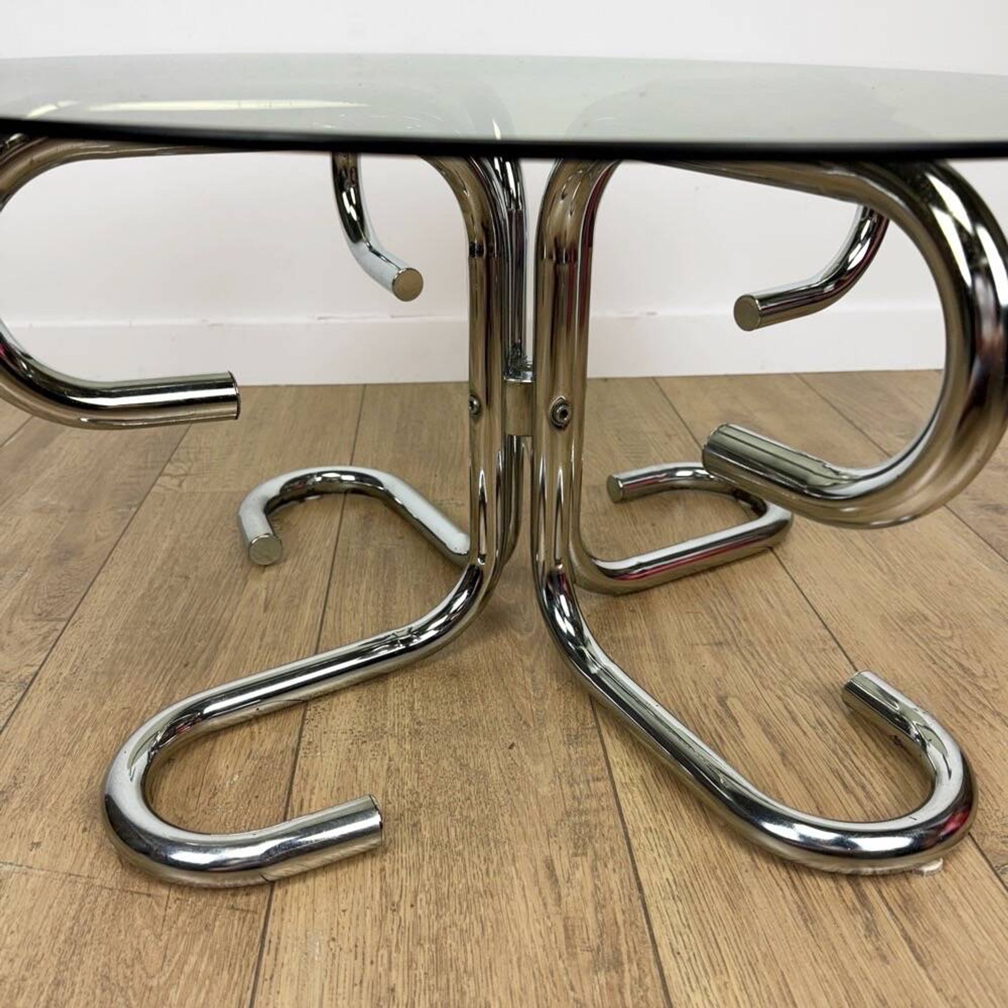 Tubular design coffee table in chrome and smoked glass, Italy, 70s