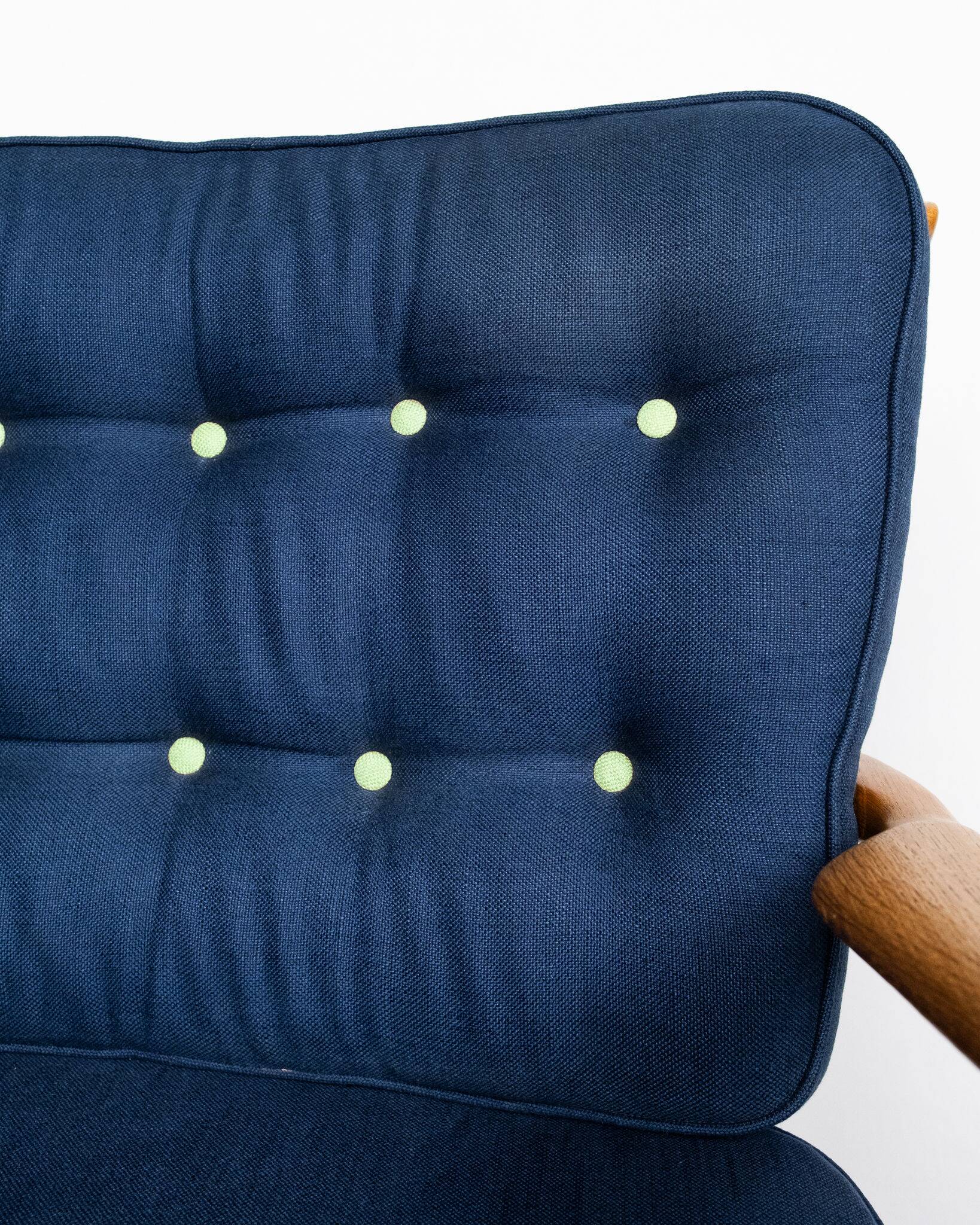 Grande banquette éventail d'angle en chêne, Guillerme et Chambron, 1970s