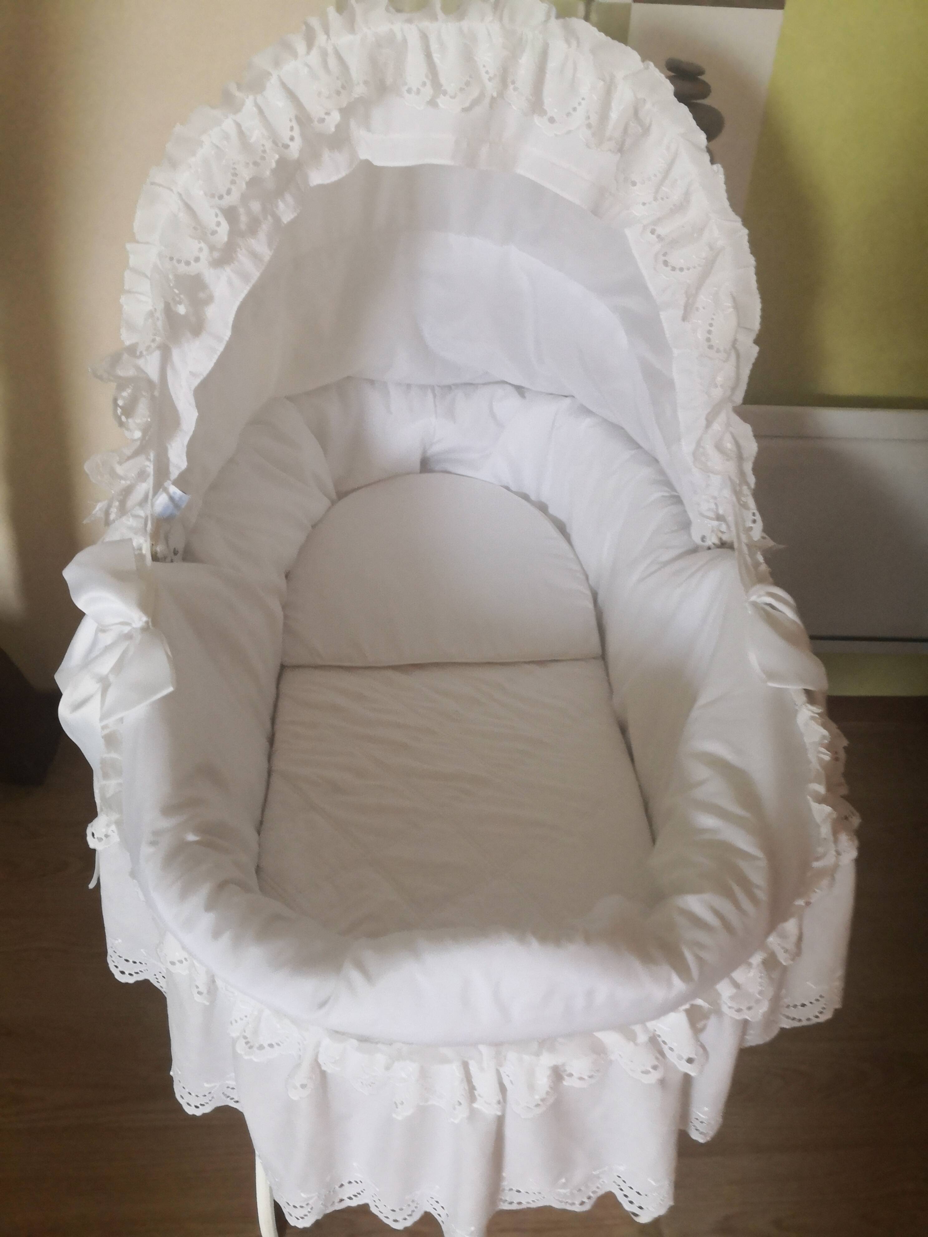 Wicker cradle
