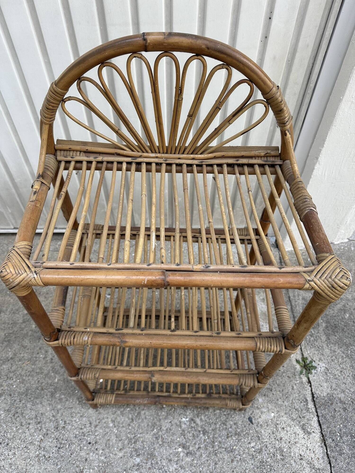 Vintage rattan shelf – 60s/70s style – fan pattern