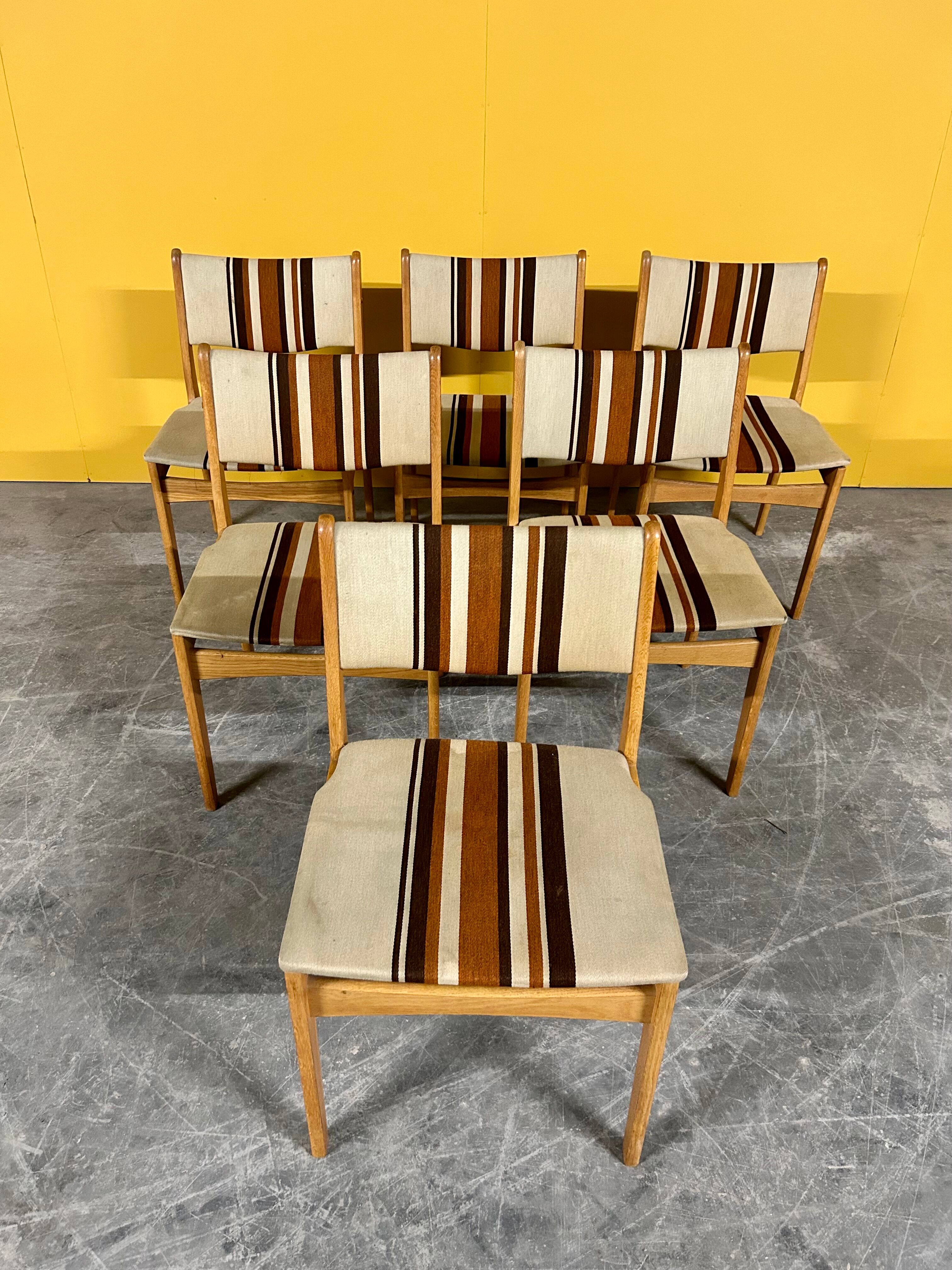 Set of 6 mid-century oak dining chairs by Uldum Mobelfabrik 1960s