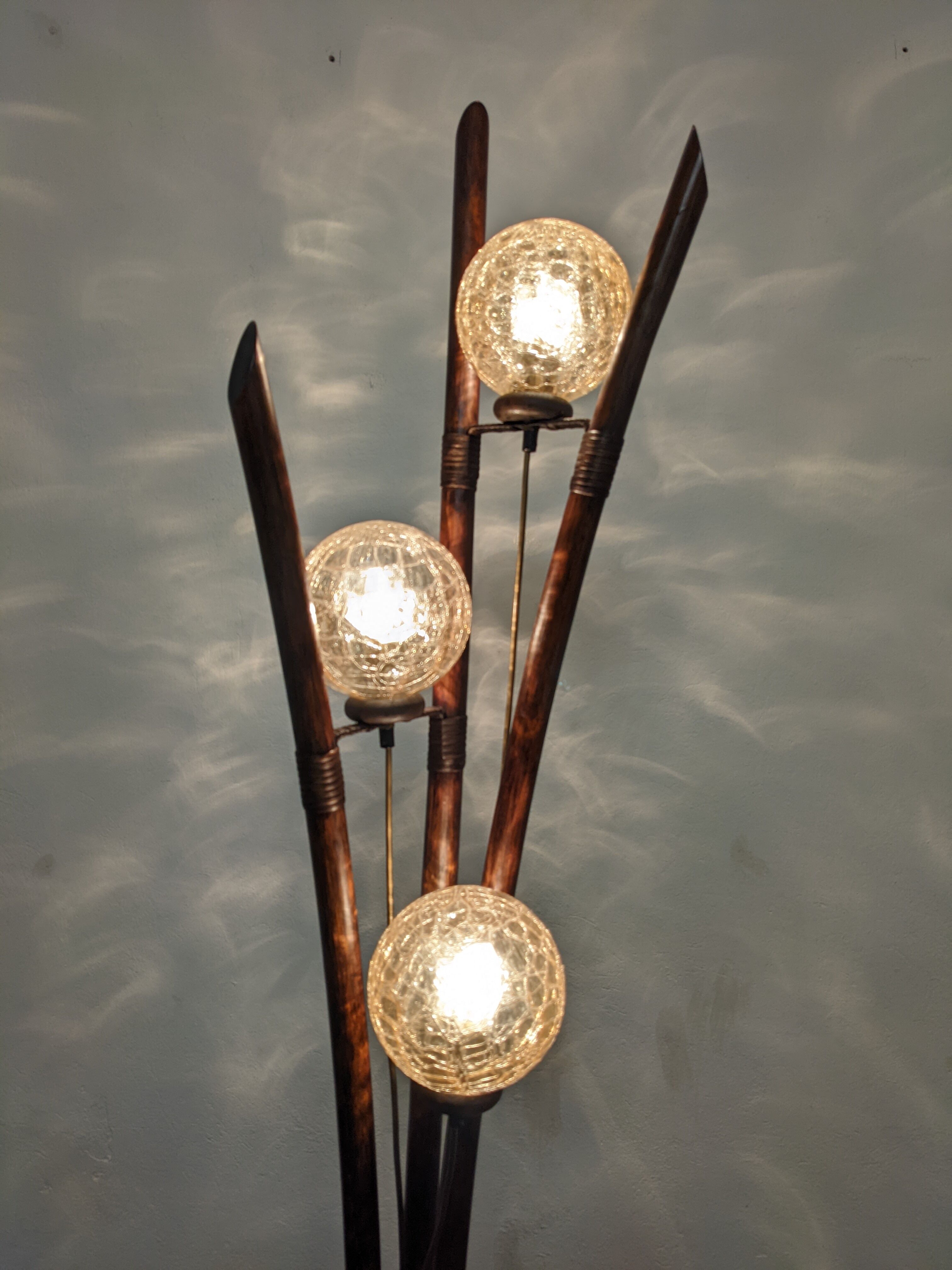 Tripod lamp in bamboo and glass from the 60s/70s