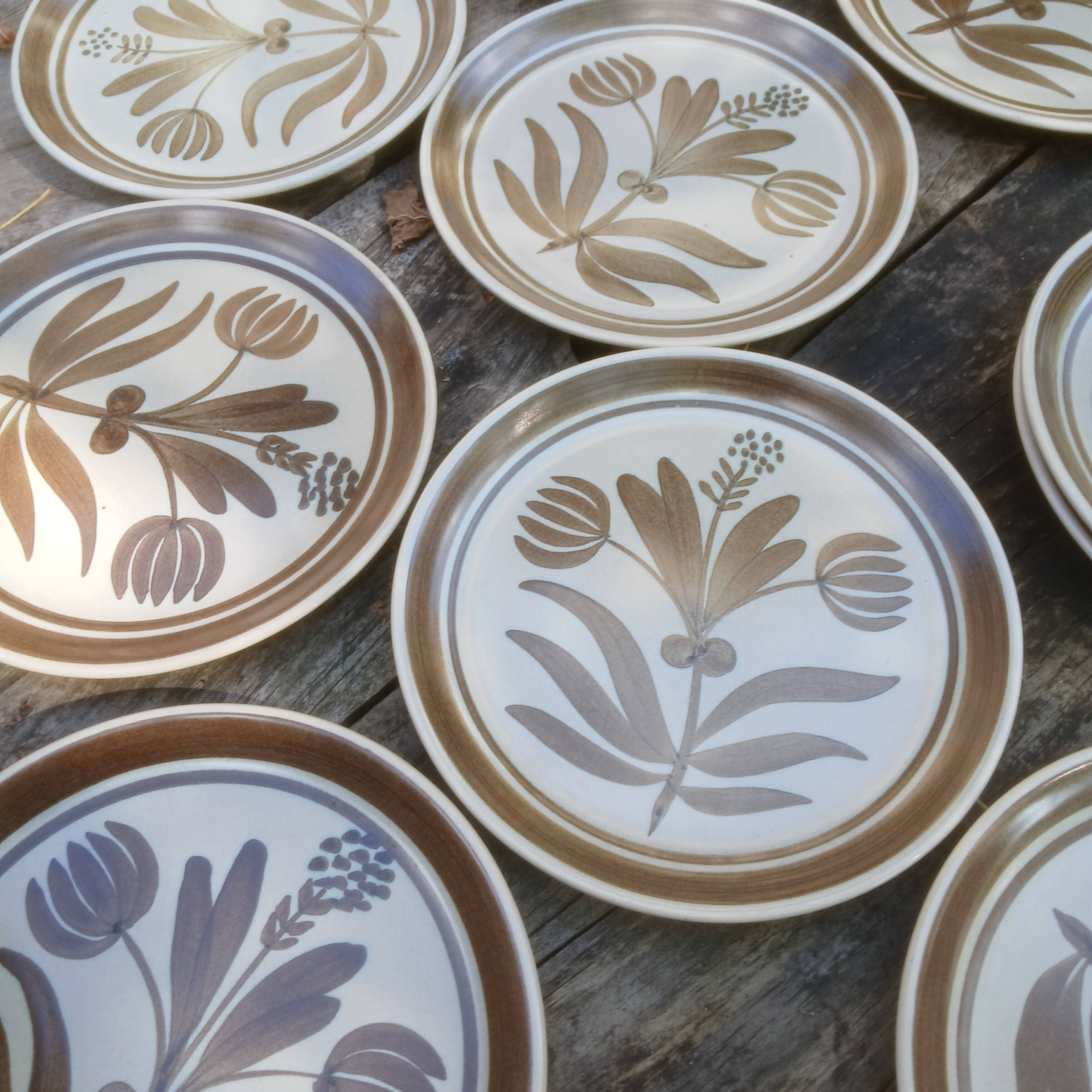 Vintage Longchamp dessert plate set