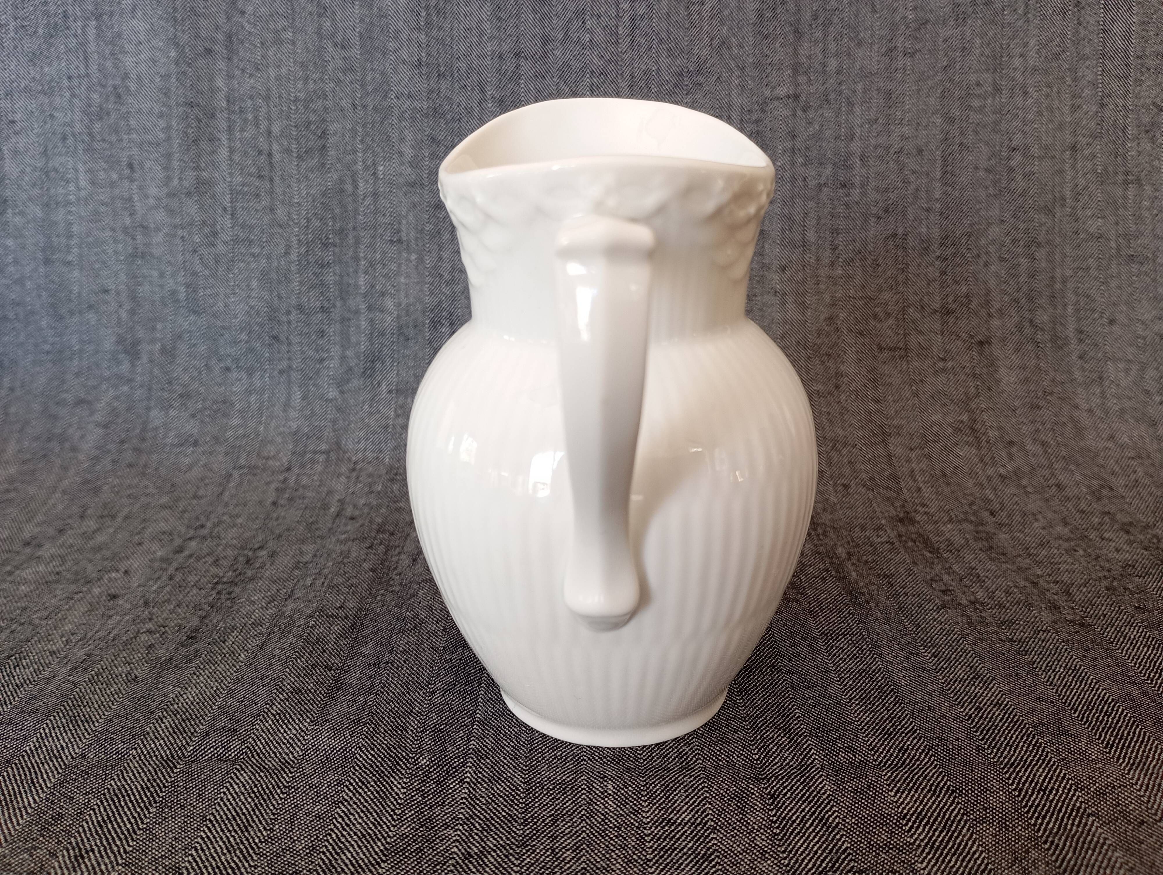 Covered sugar bowl and cream jug Royal Copenhagen 'White Fluted Half Lace'