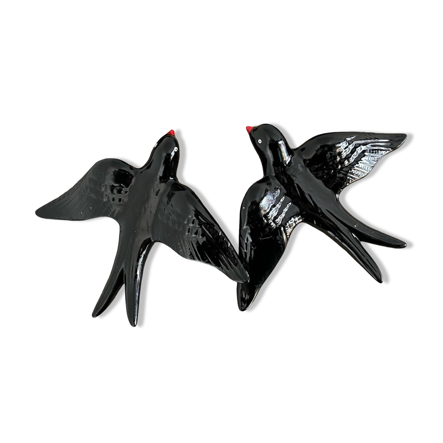 2 large swallows, 14 cm x 18.5 cm, to hang
