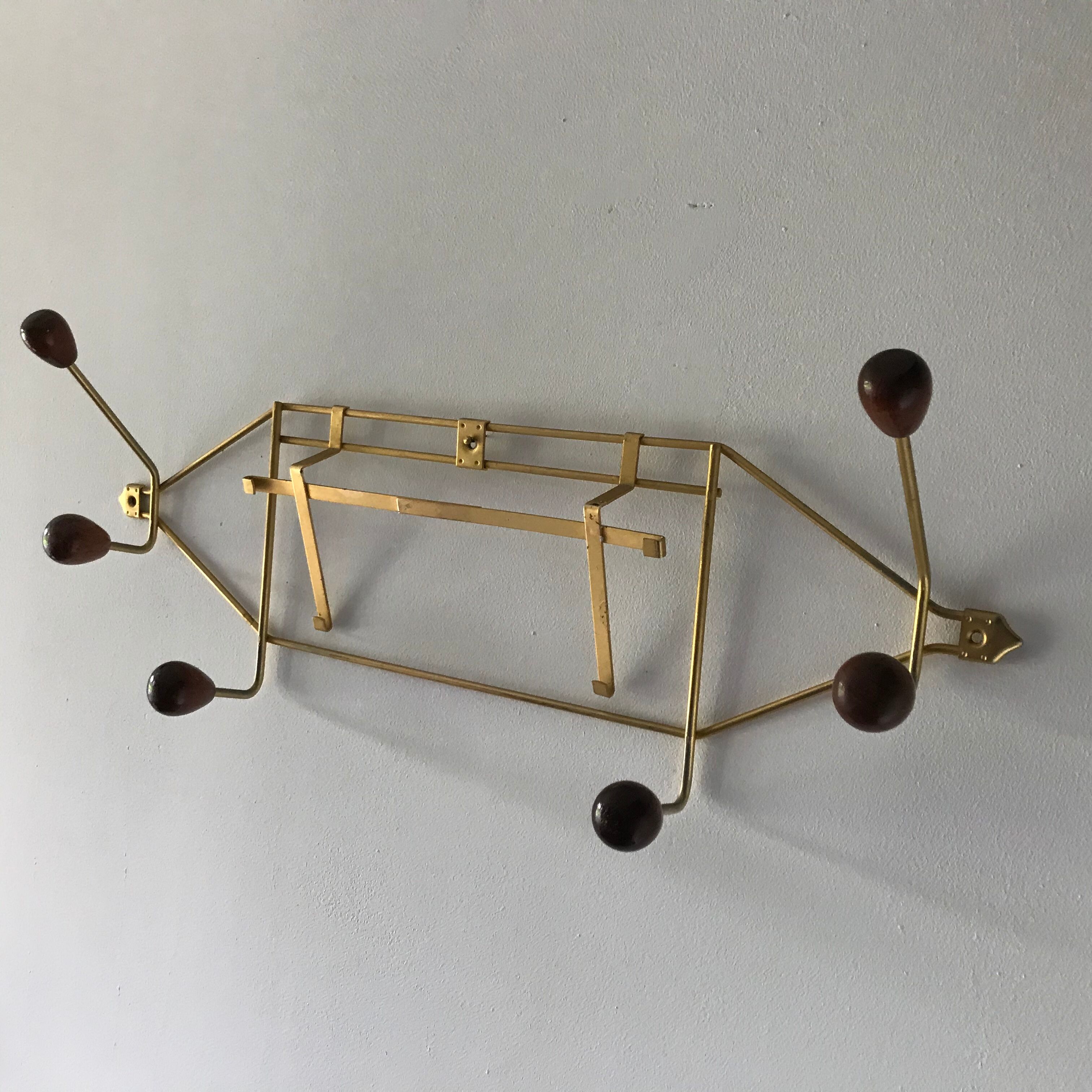 Wall-mounted coat rack