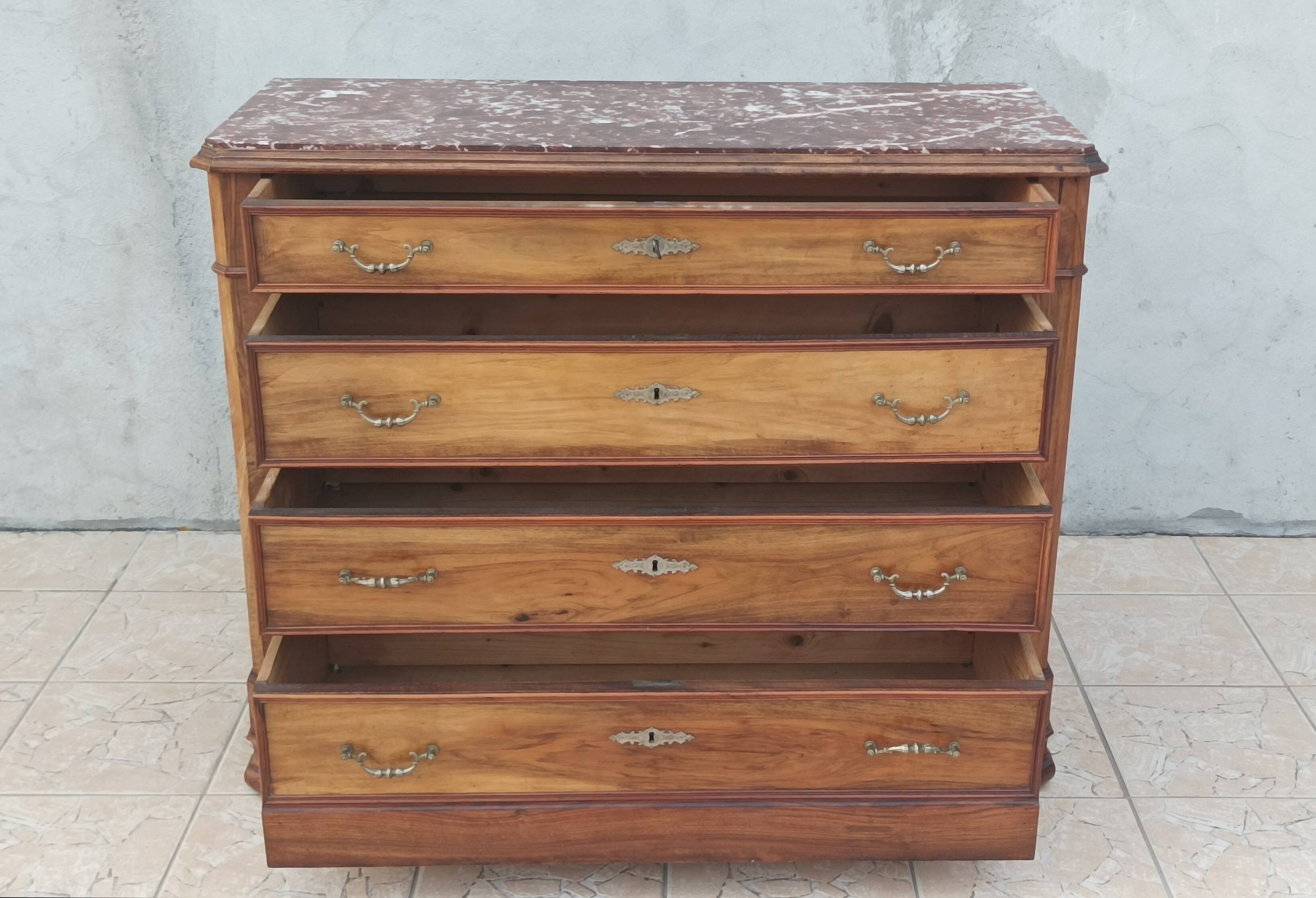 Commode Louis Philippe en noyer