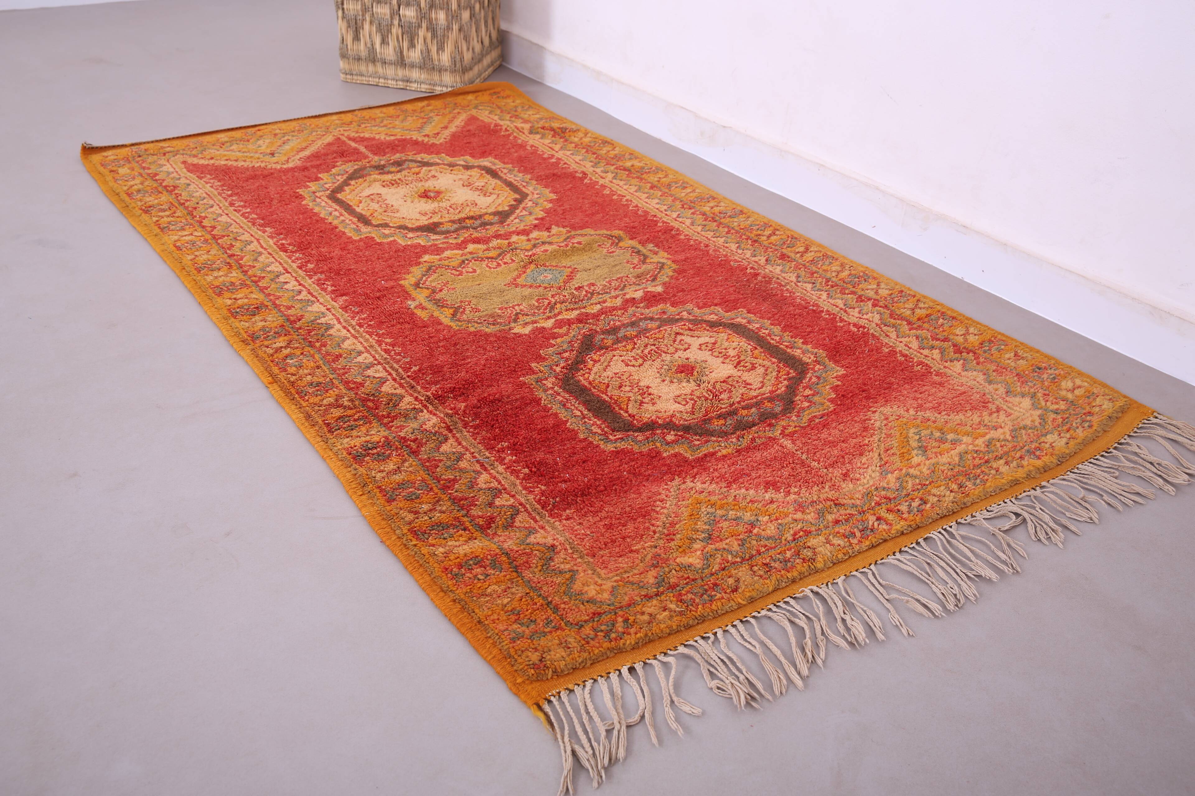 Vintage Handmade Taznakht Rug 118 x 199 cm - Berber Rug - Moroccan wool rug