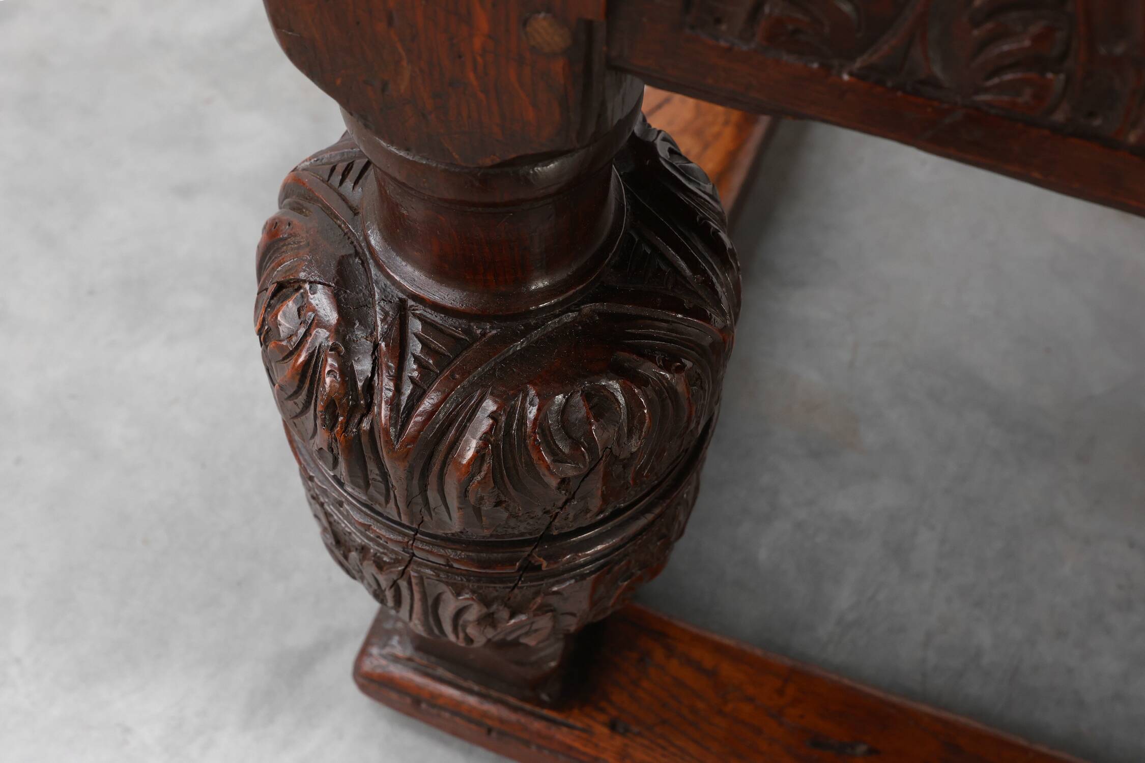 Large 17th‑Century Extendable Oak Dining Table, France