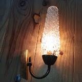 Vintage wall light in brass and textured glass – 60s/70s style