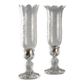 Paire de bougeoirs anciens Baccarat en cristal, décorations XXe siècle