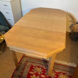 Extendable wooden art deco table for 4 to 8 people