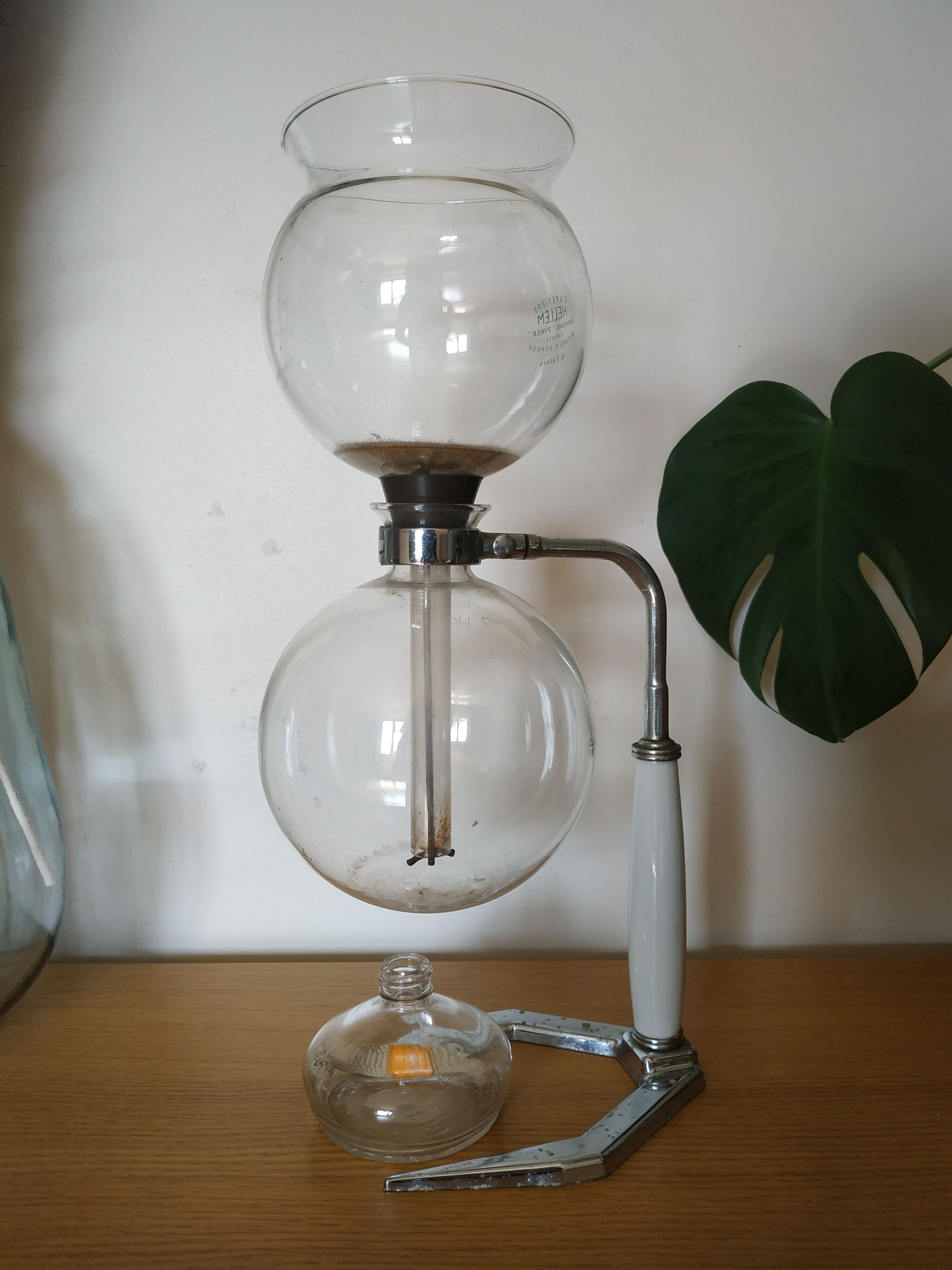 Hellem vacuum coffee maker