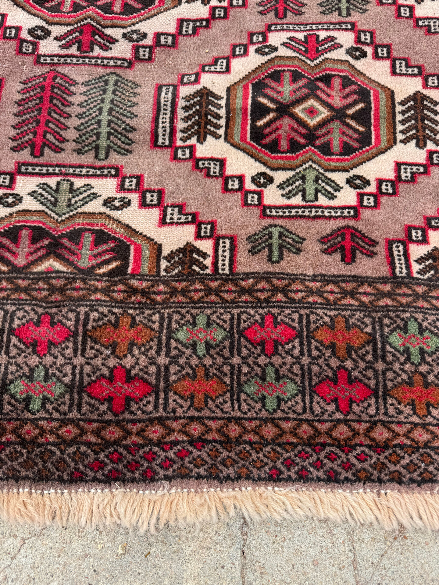 Large antique Bukhara carpet (300X375cm)