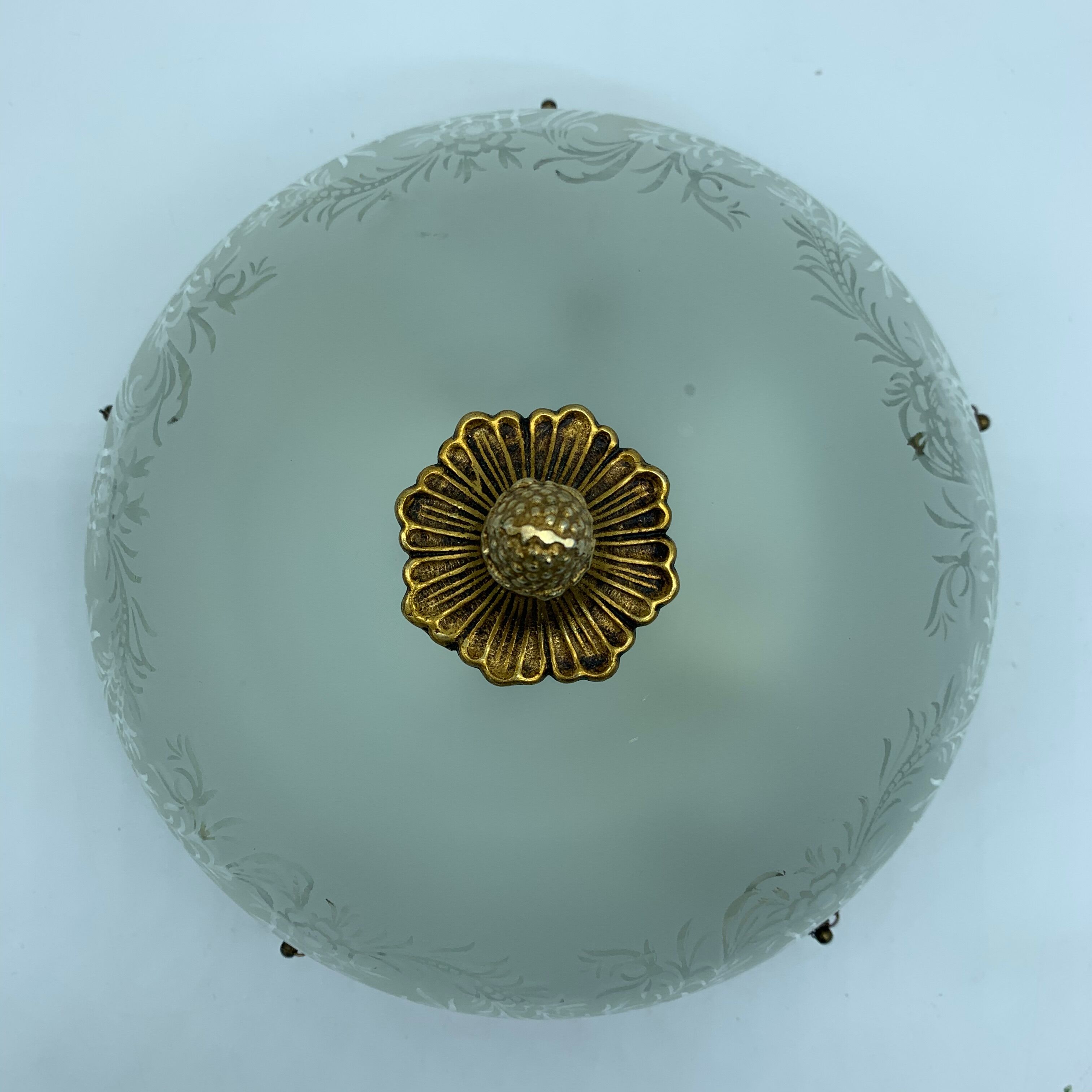 Globe-polished glass ceiling