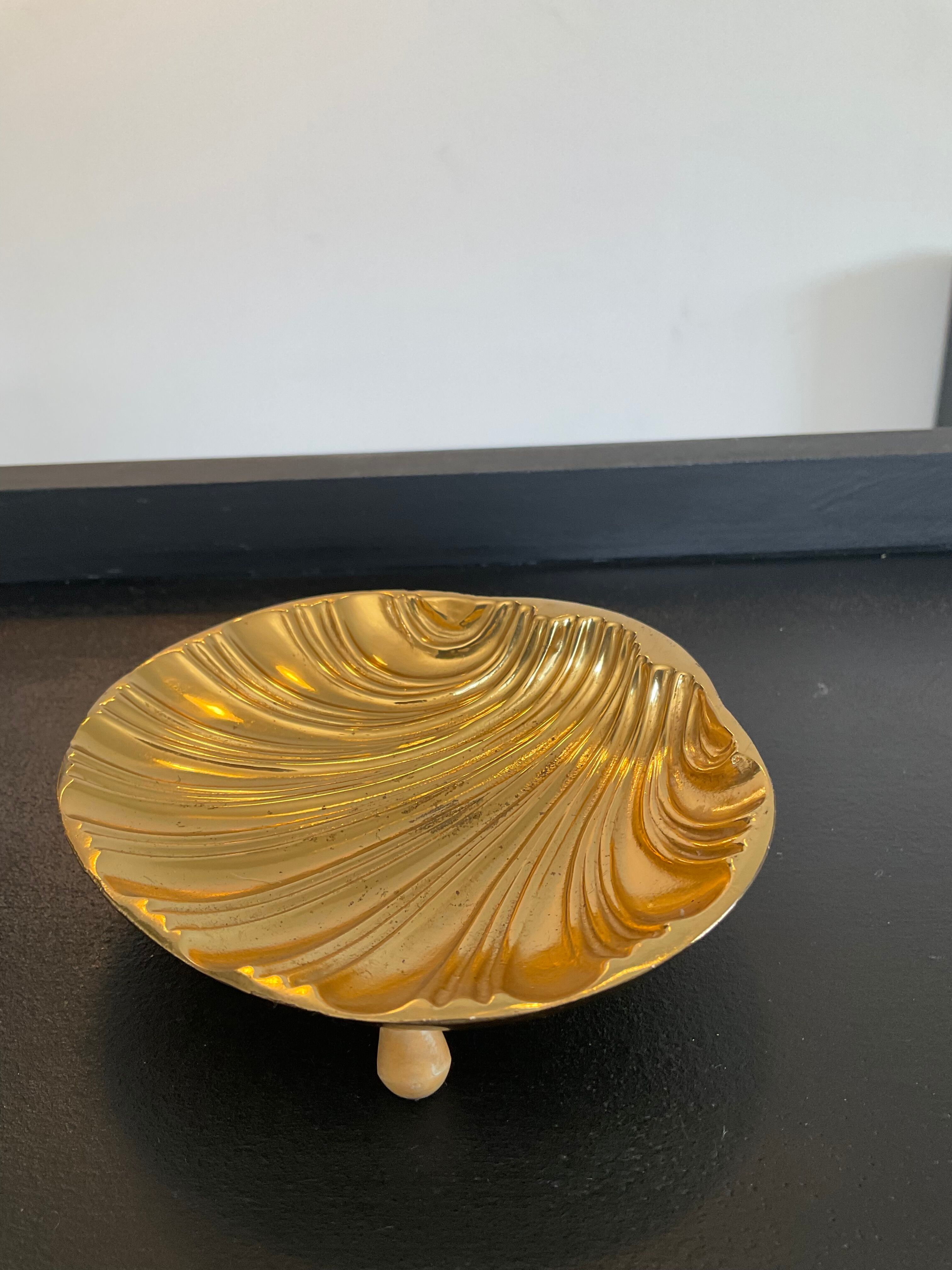 Empty bronze shell pocket 60s-70s