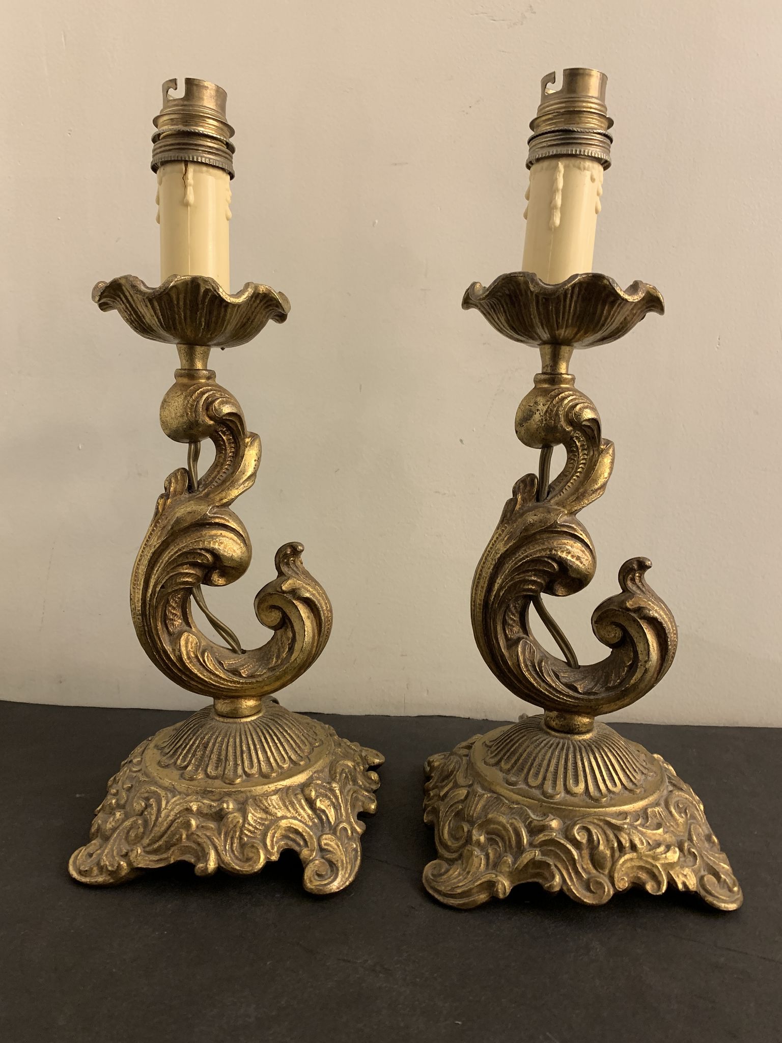 Pair of legs of bronze lamps rocaille style