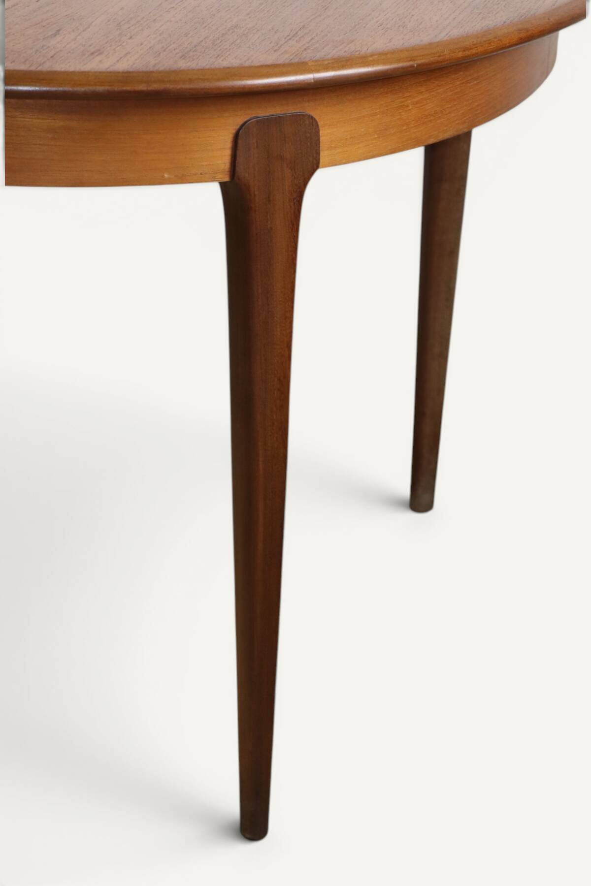 Scandinavian extendable dining table in teak - 1960s