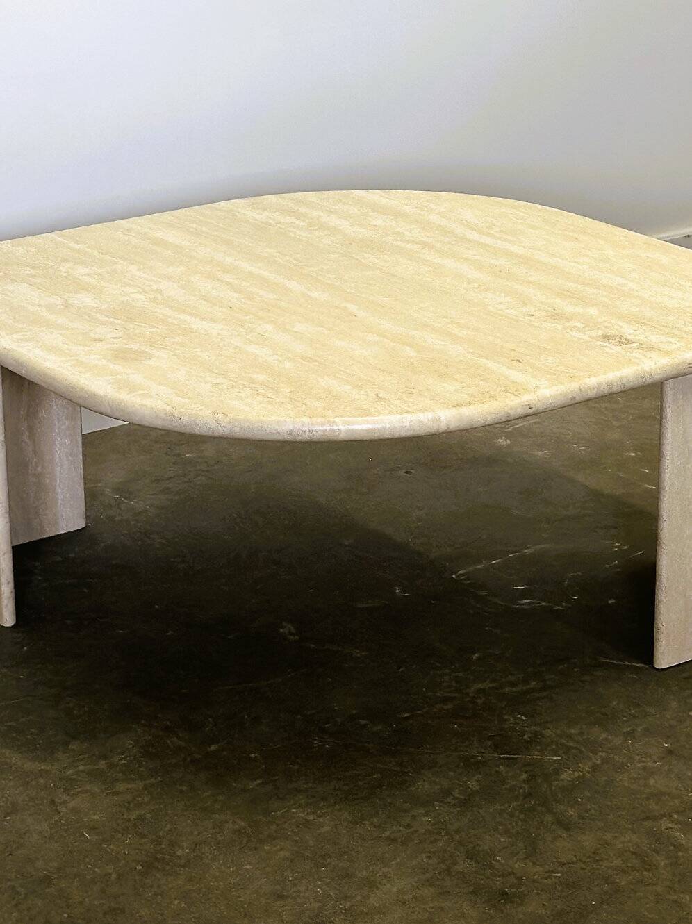 Vintage eye-shaped travertine marble coffee table, 1980s France