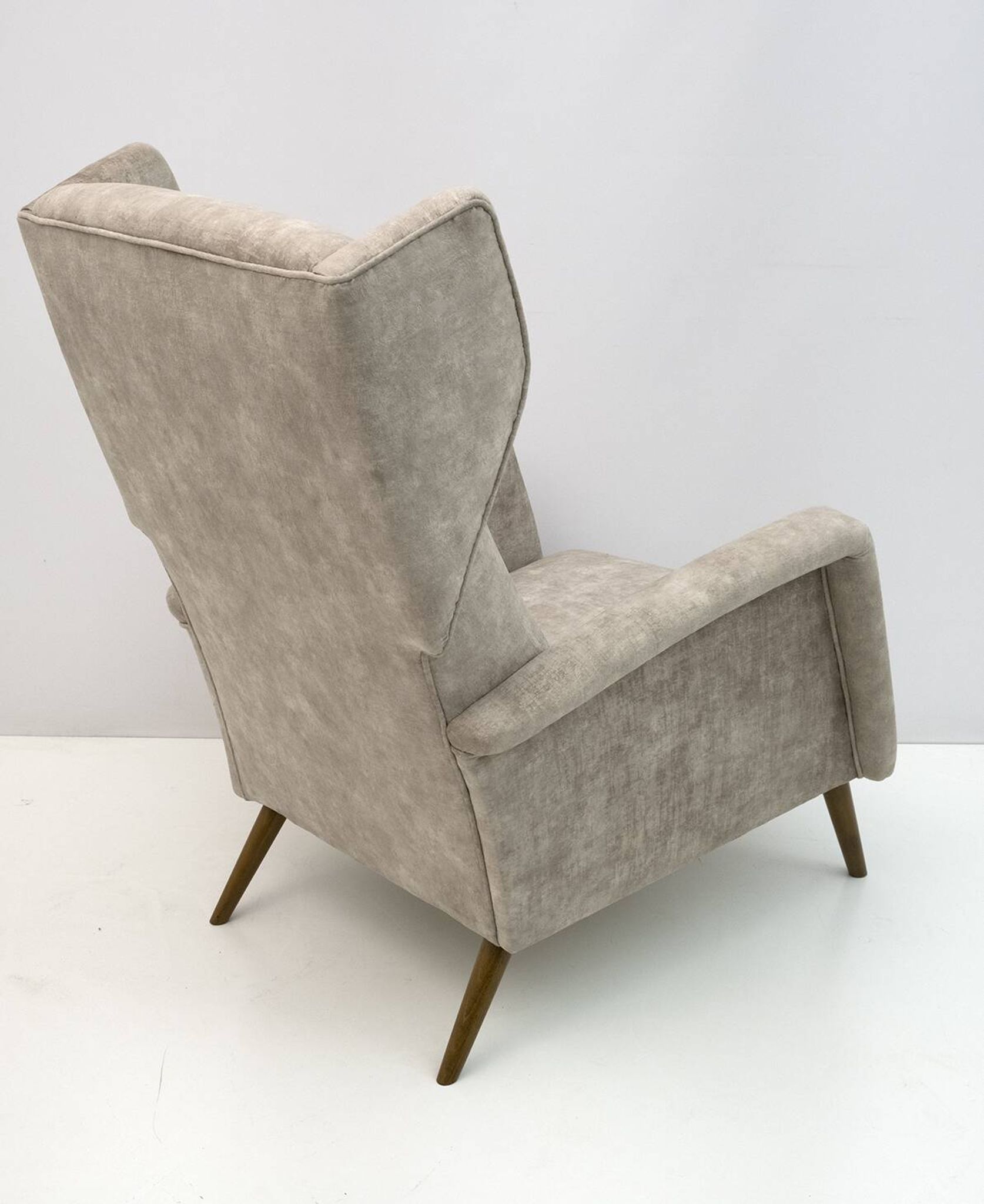 Pair of Gio Ponti Mid-Century Modern Italian Velvet "Alata" Lounge Chairs