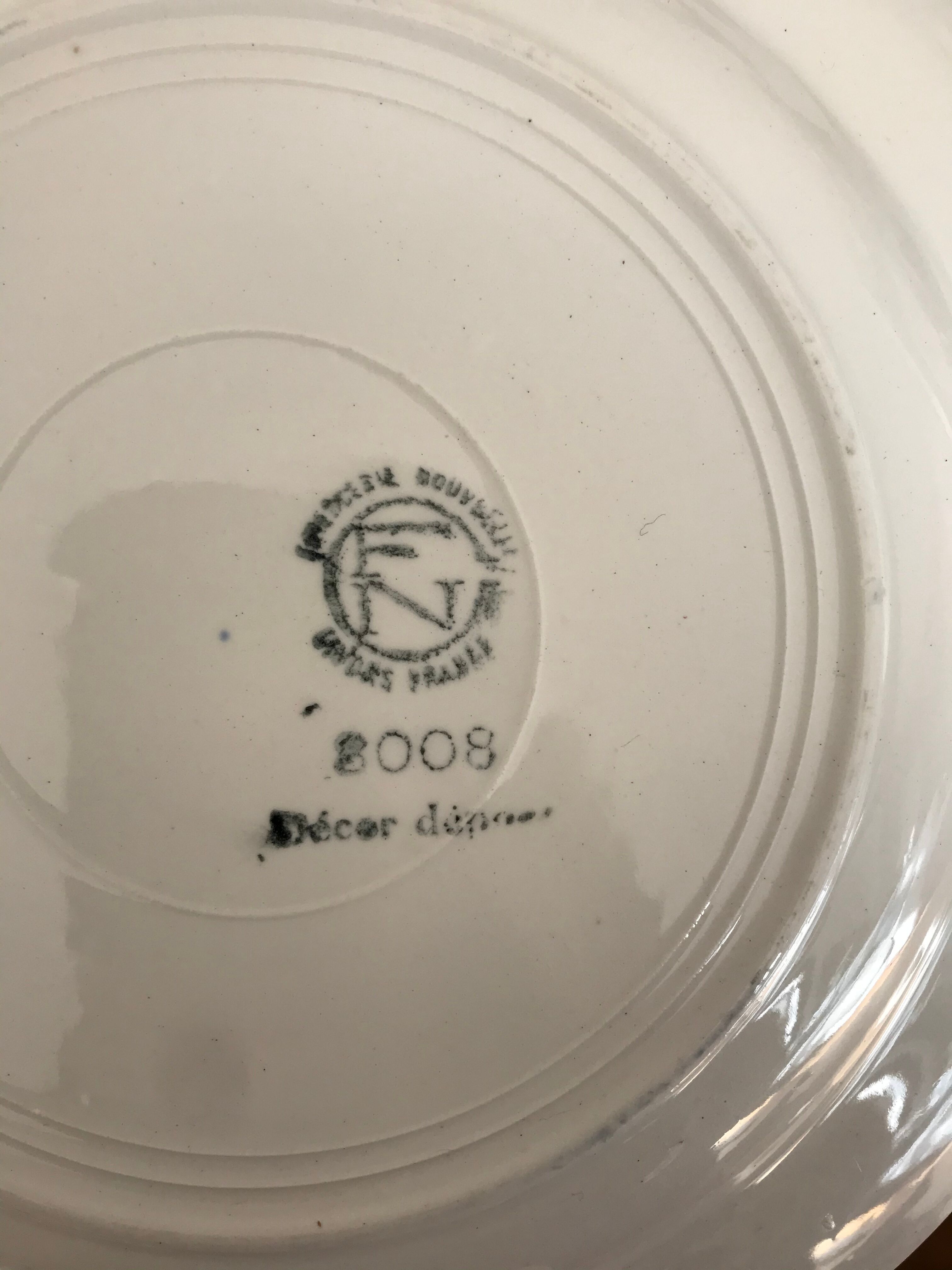 Set of 7 dessert plates