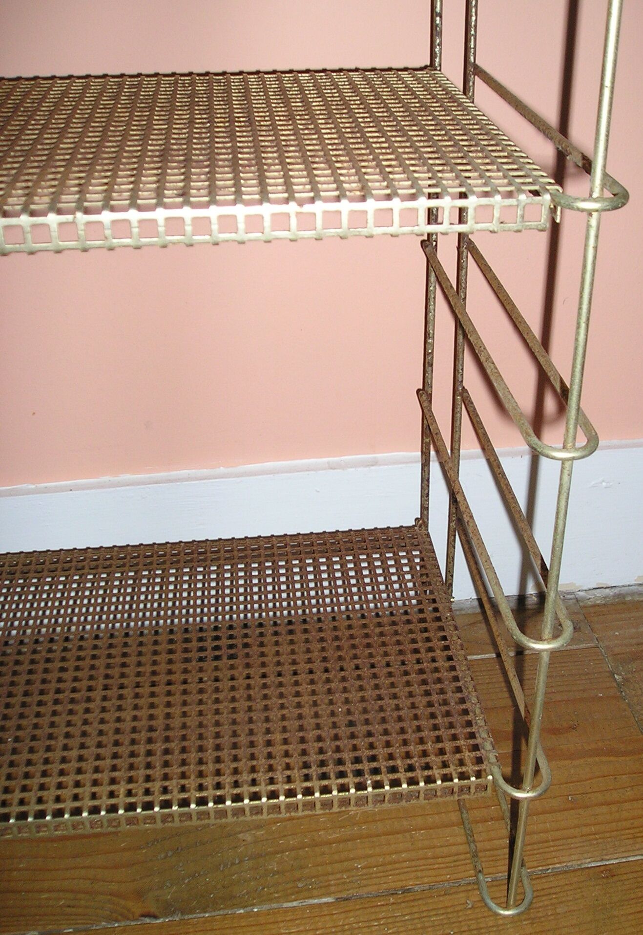 Etagère vintage Tomado métal perforé